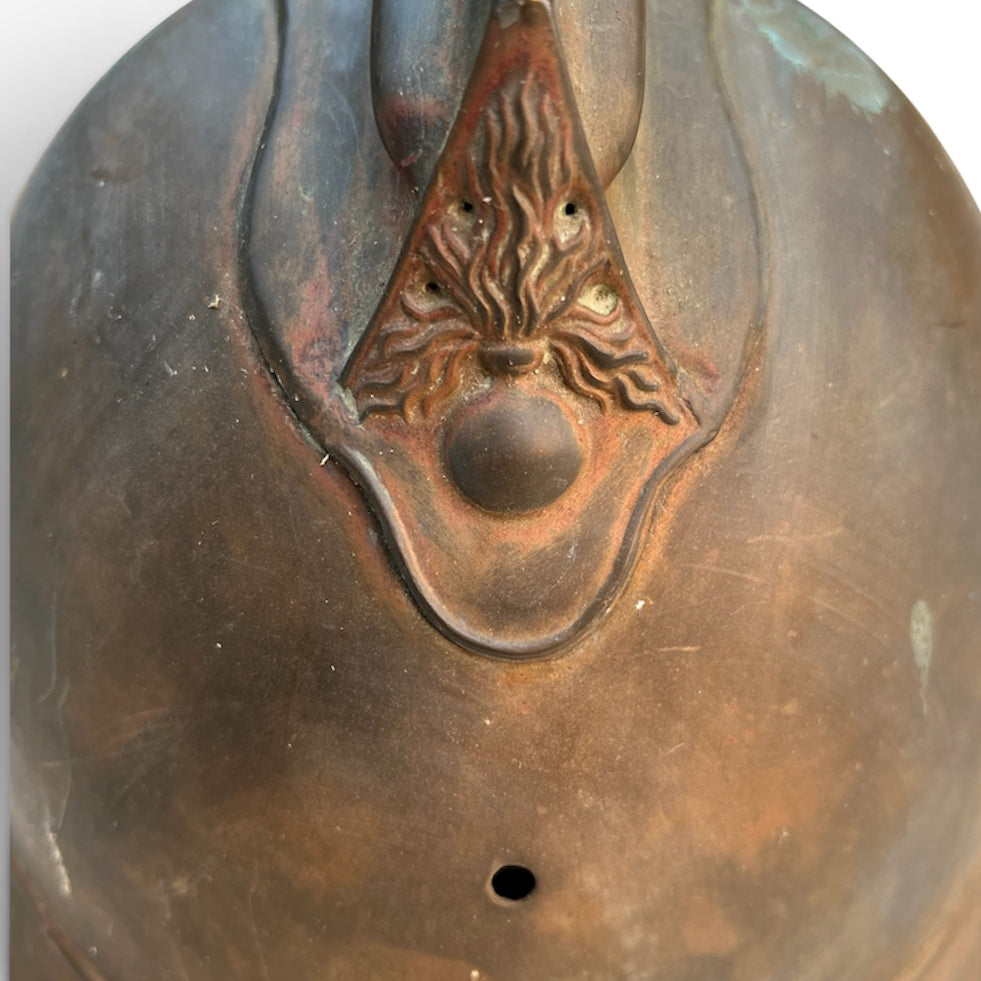 Ancien casque de Sapeur Pompier modèle 1895 en laiton.