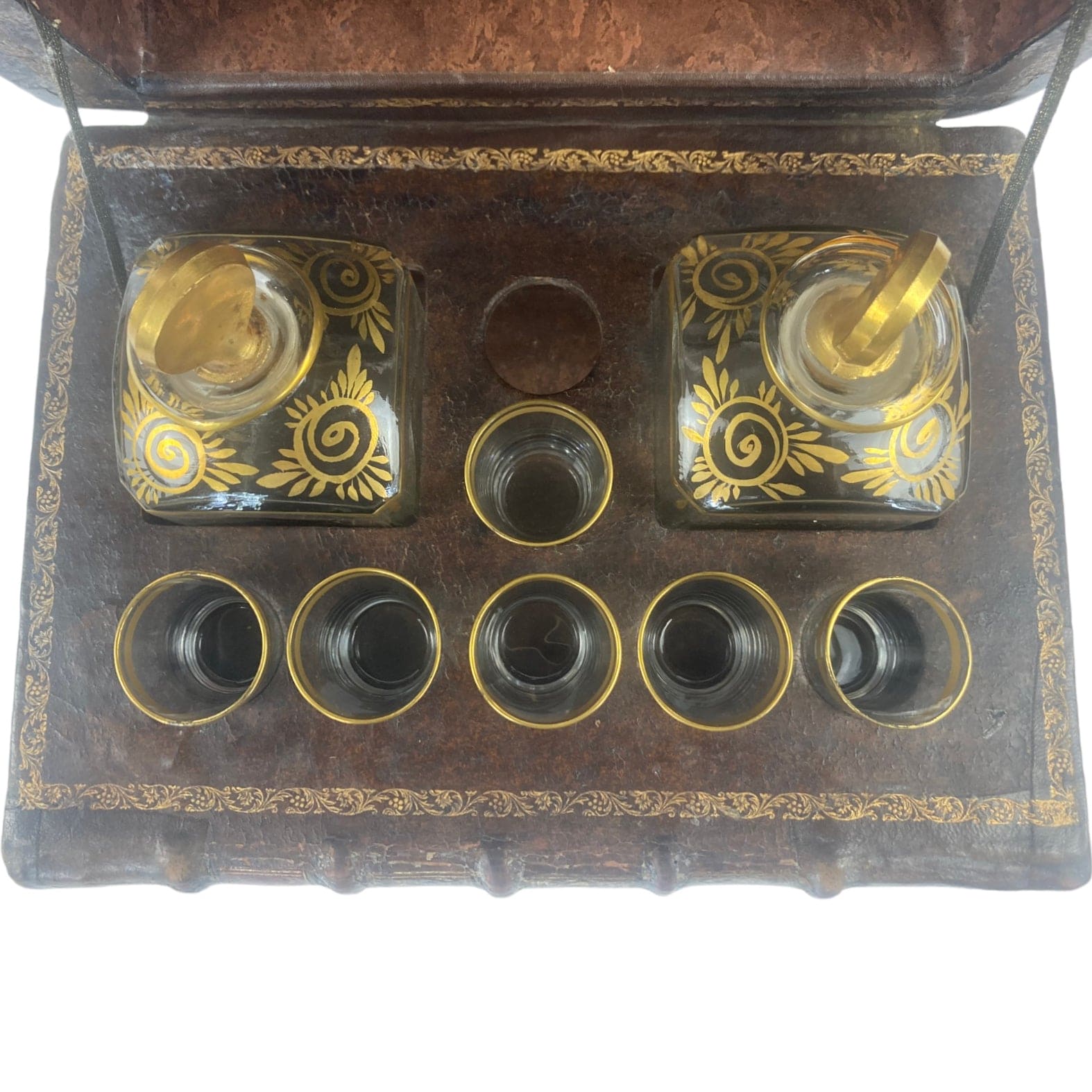 cave à liqueurs en forme de livres