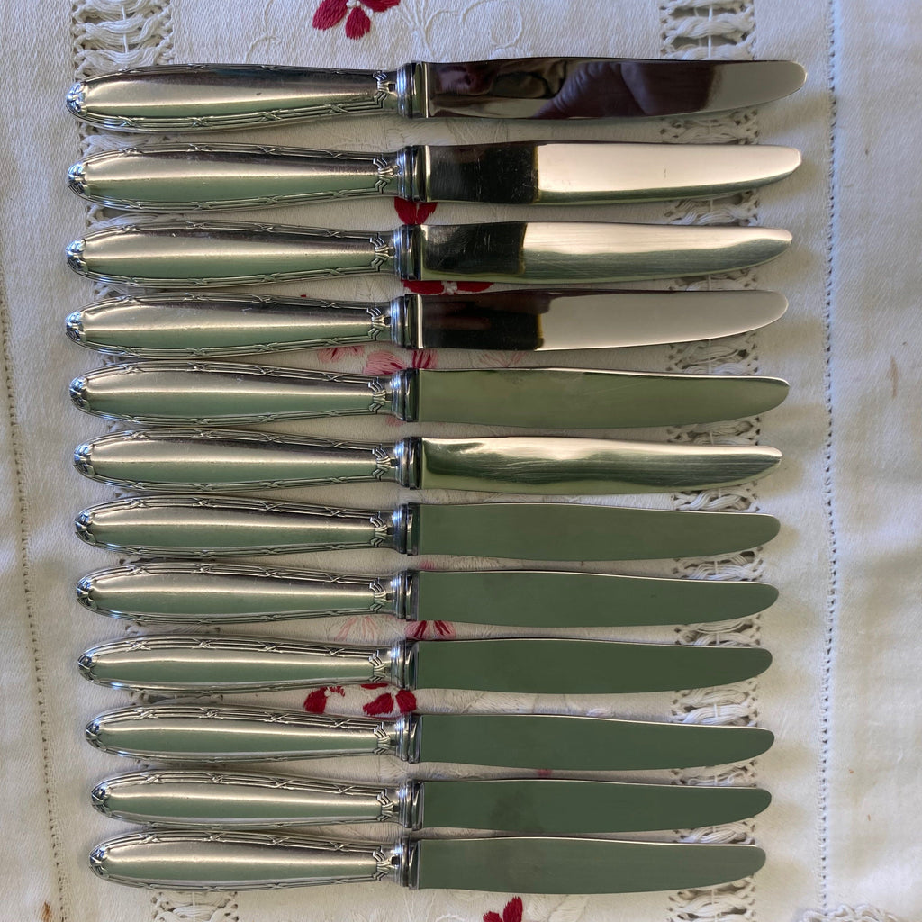 Christofle modèle rubans croisés 12 couteaux à entremets