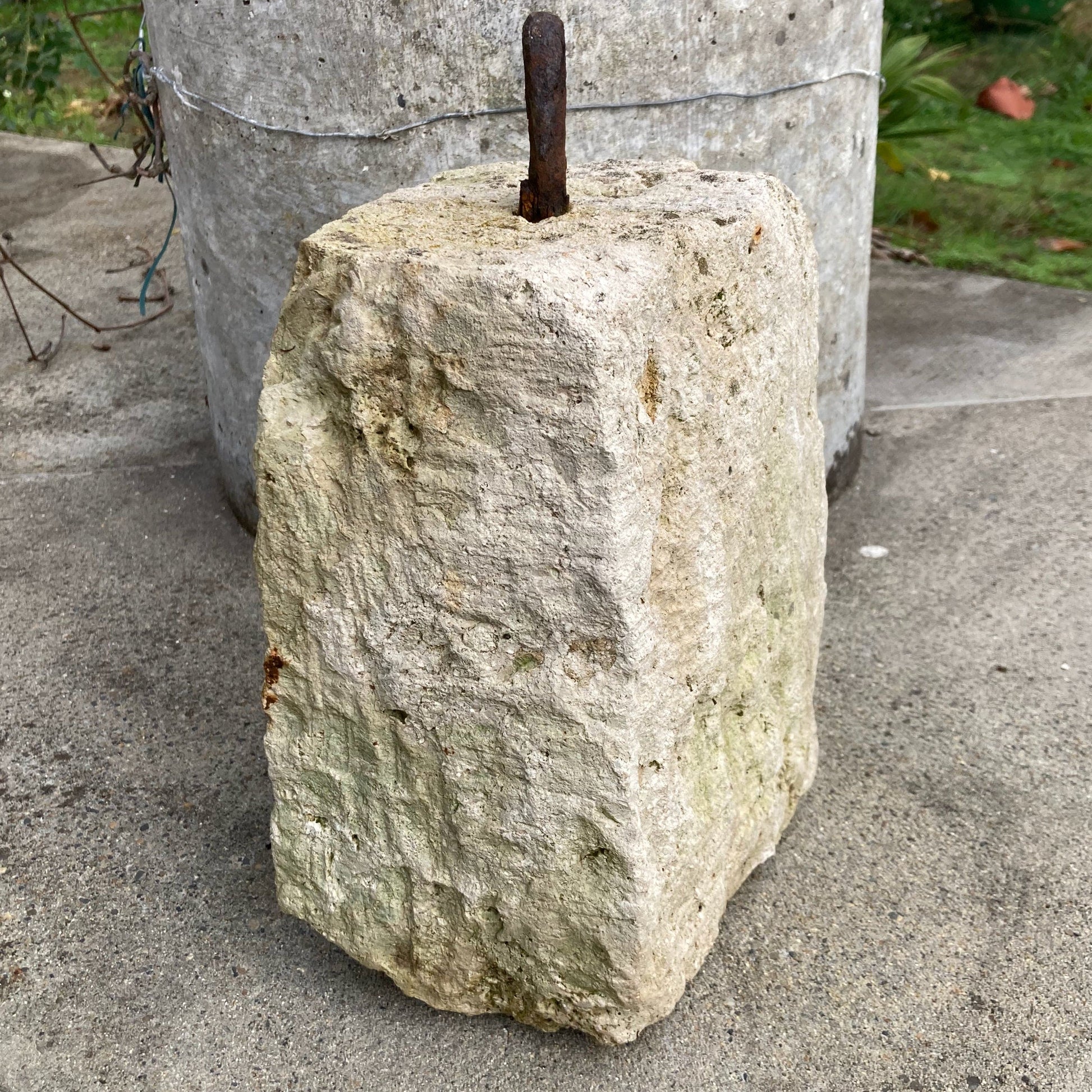 contrepoids en pierre pour tournebroche ancien