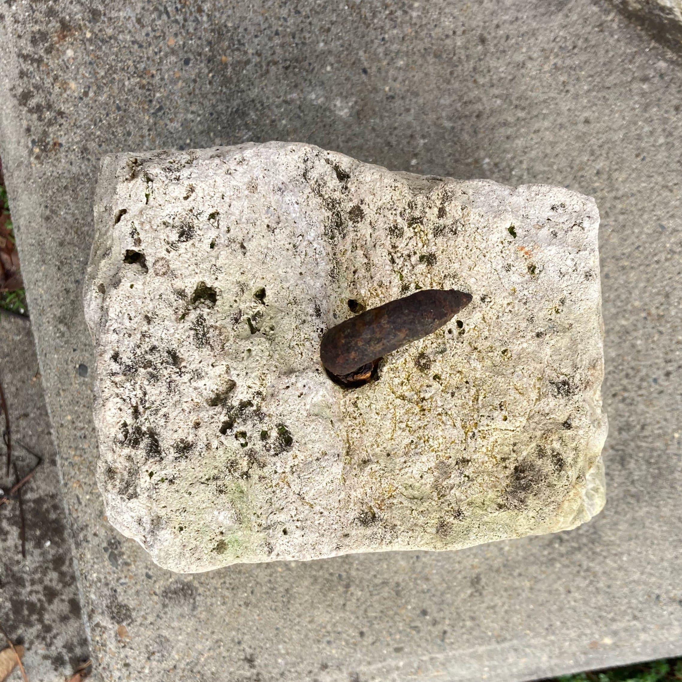 contrepoids en pierre pour tournebroche ancien