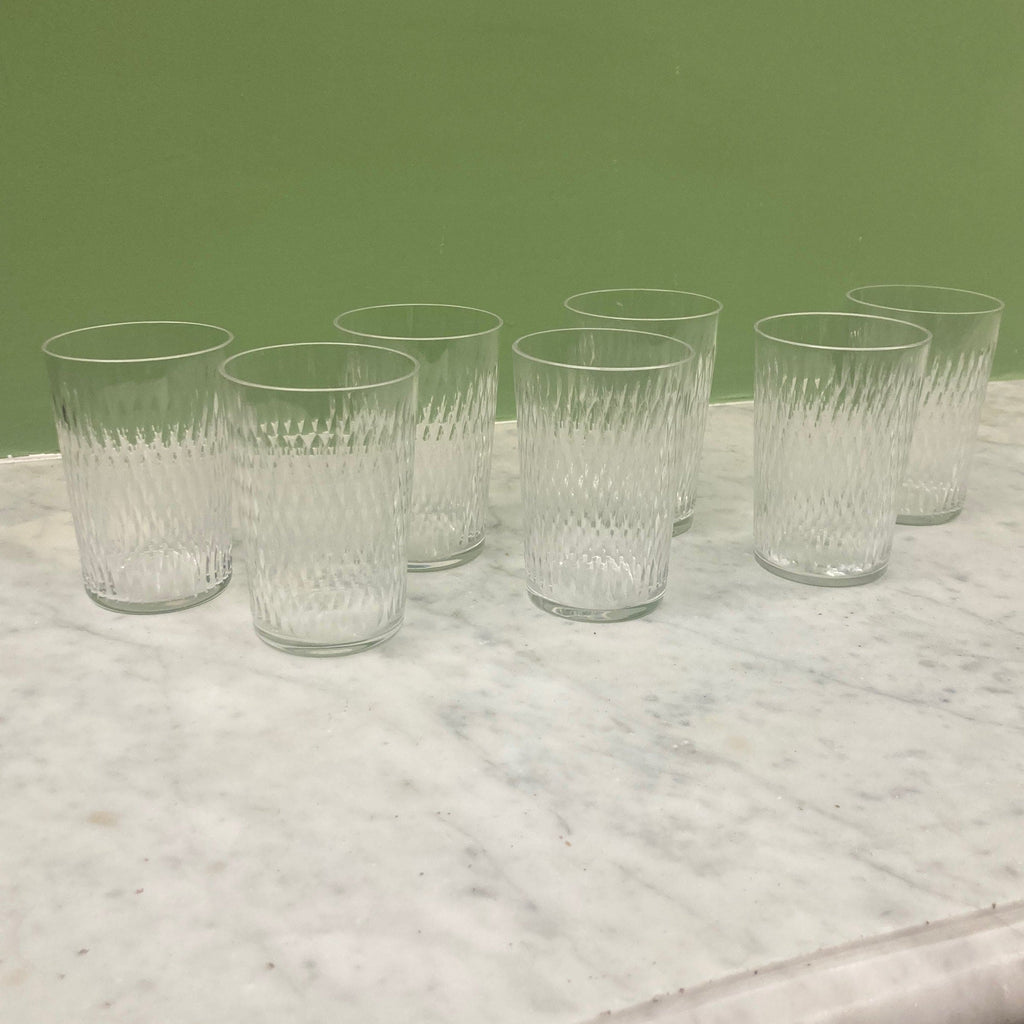 7 gobelets en cristal de Baccarat modle Magenta ou Paris