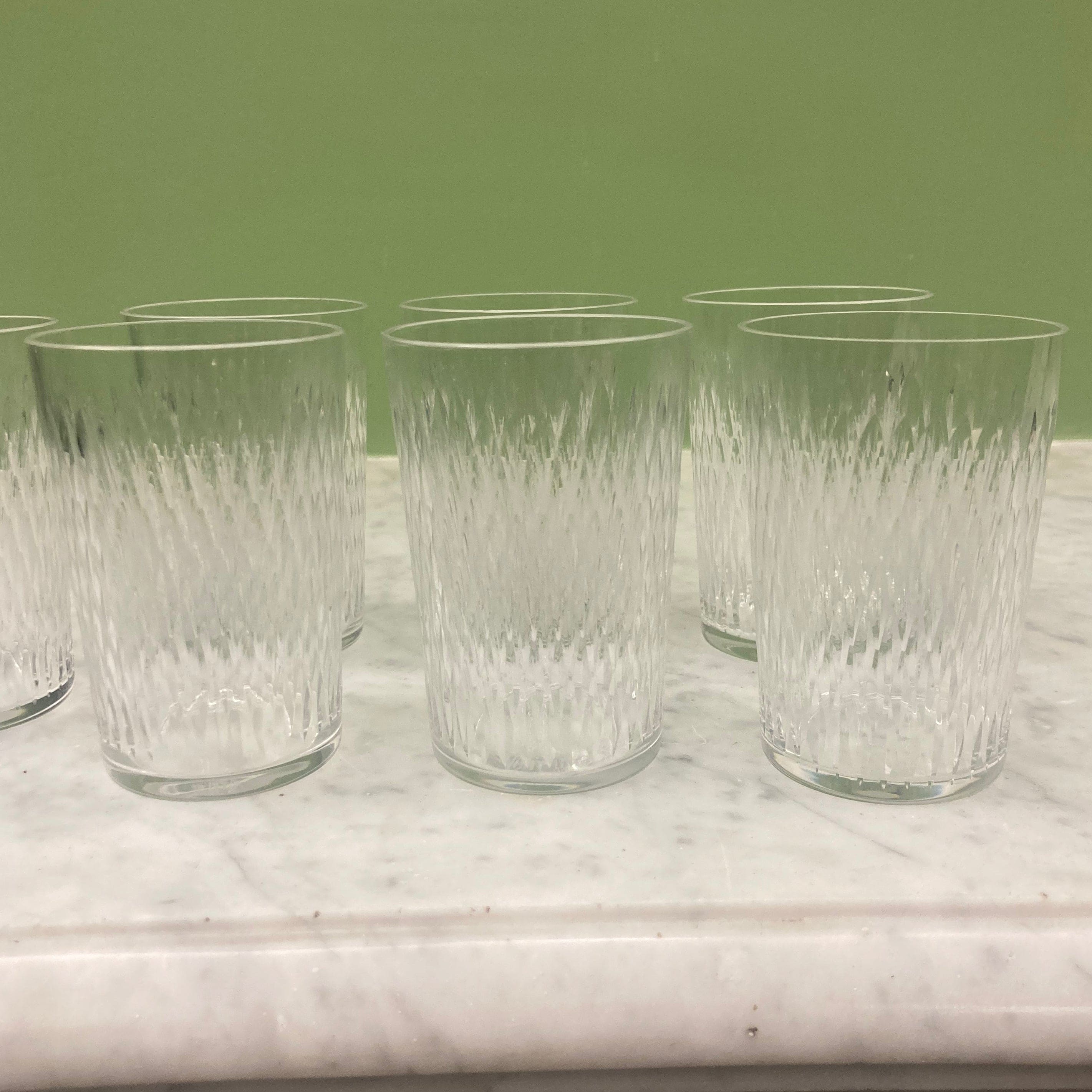 7 gobelets en cristal de Baccarat modle Magenta ou Paris