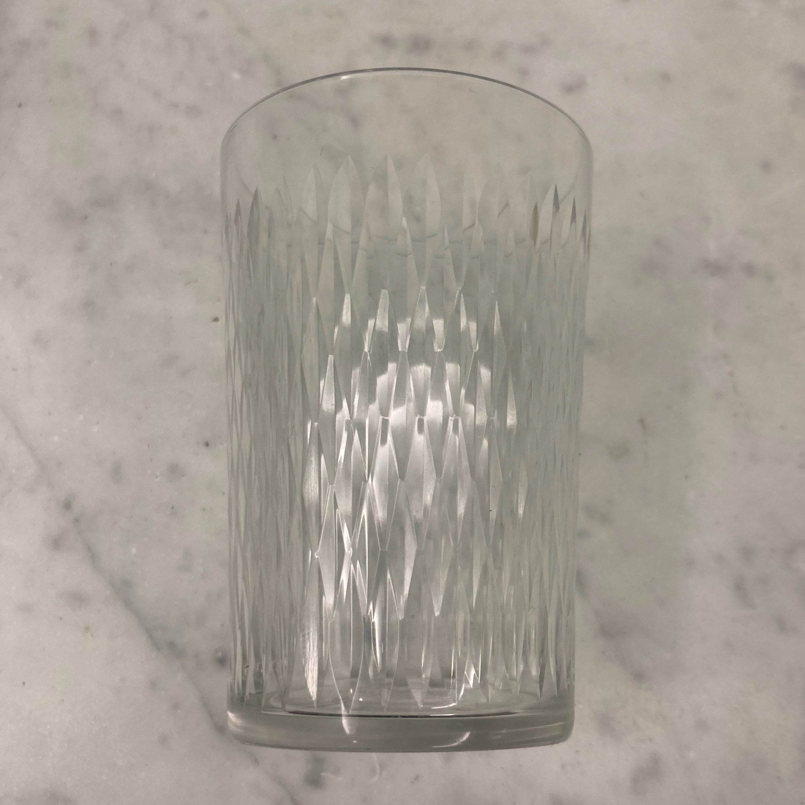 7 gobelets en cristal de Baccarat modle Magenta ou Paris