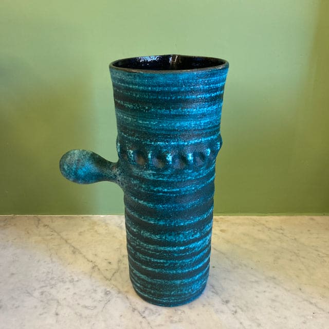 Grand pichet en céramique bleue de marque Accolay