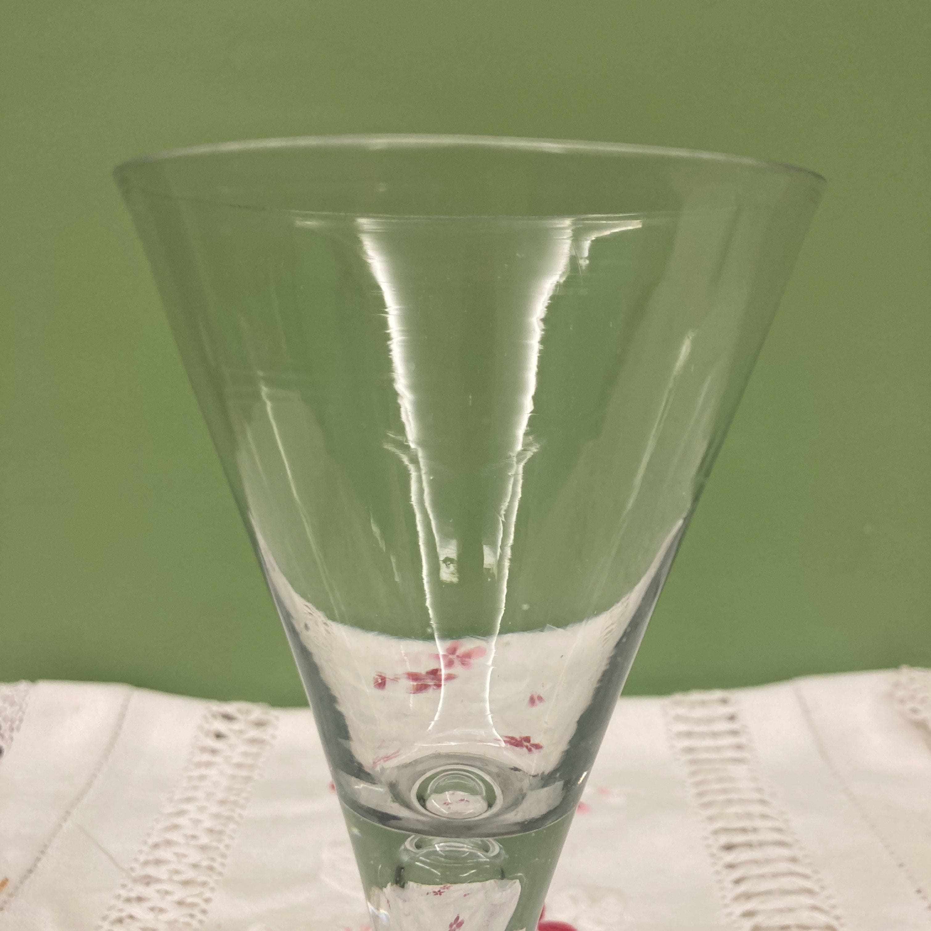 Grand verre soufflé 18eme