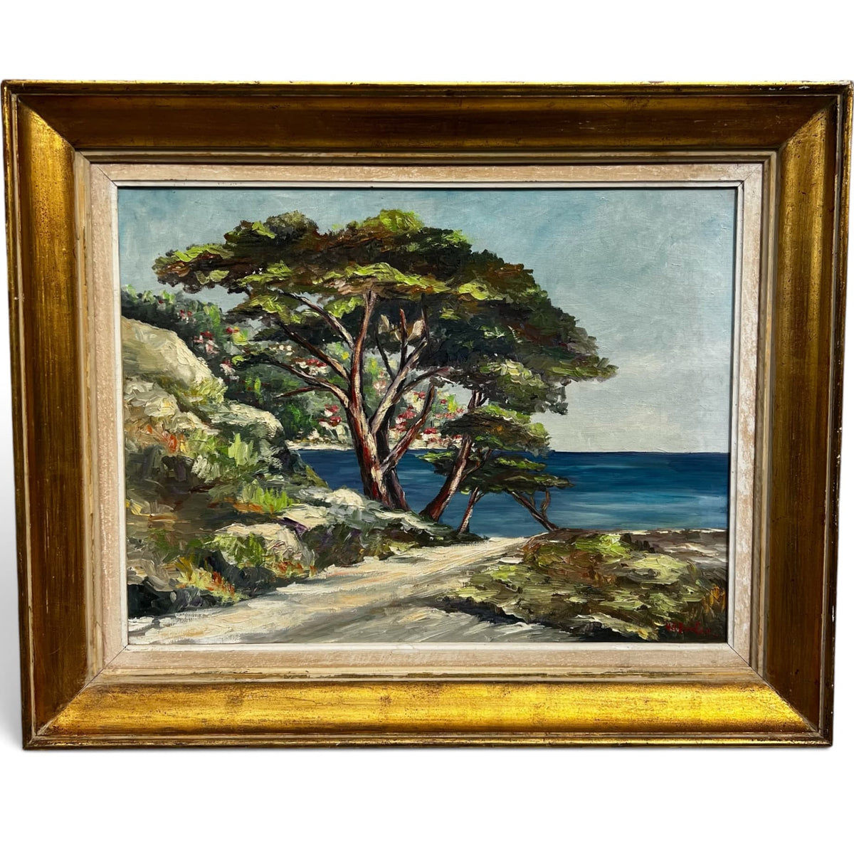 Tableau paysage méditerranéen de Henriette Le Béchec avec pins parasols en bord de mer et cadre doré d’origine.