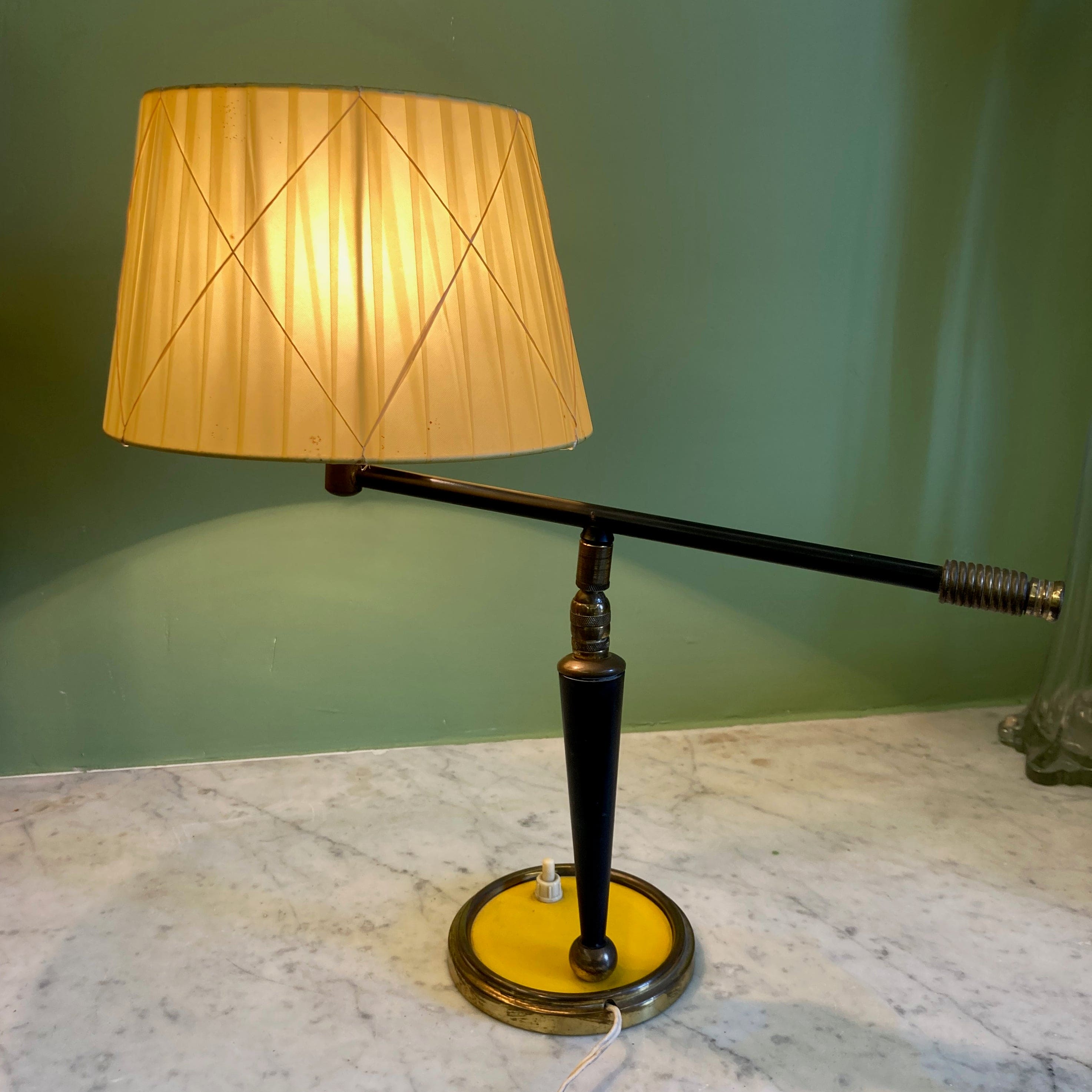 Lampe à poser en métal noir et jaune avec axe en rotule vers 1950