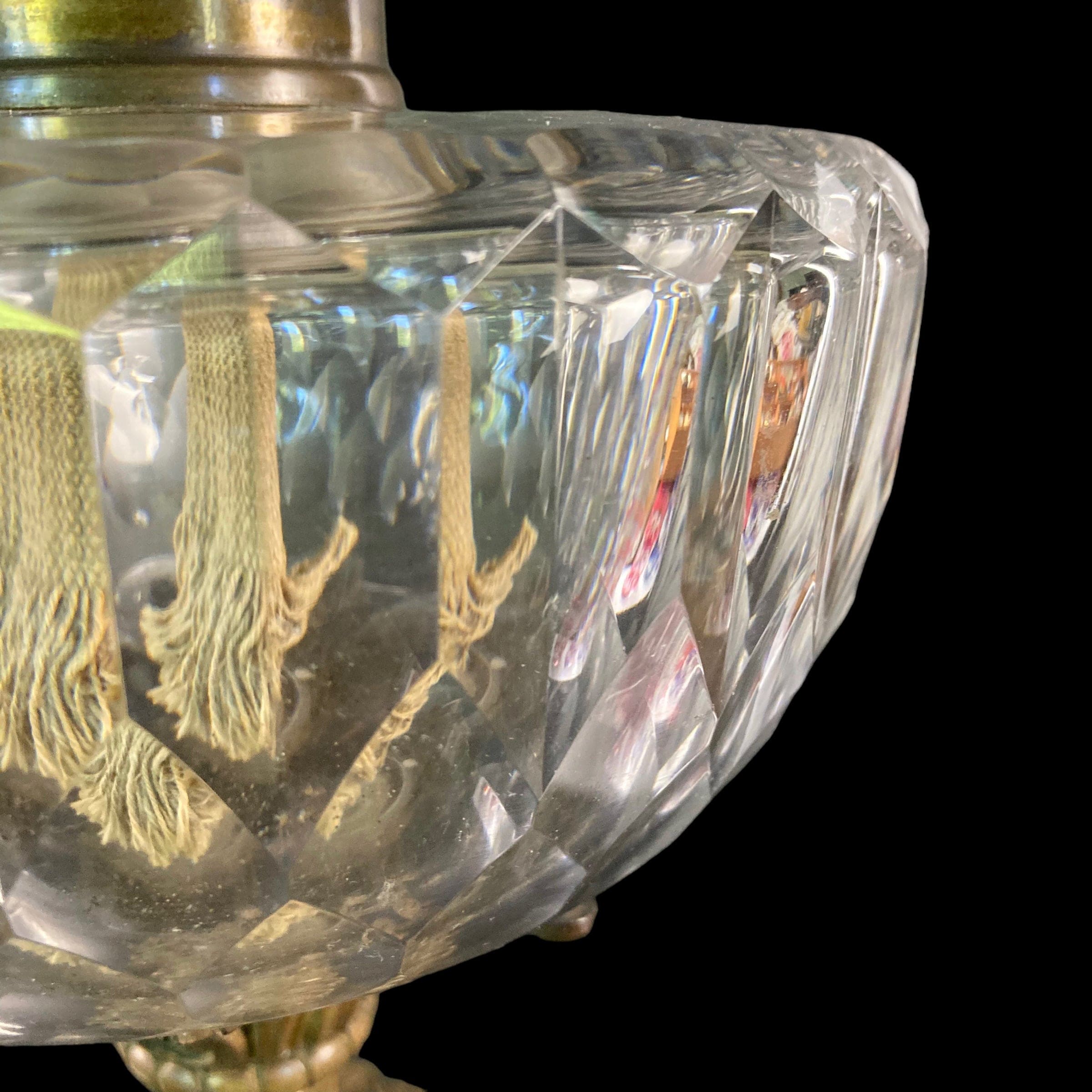 ancienne lampe à pétrole en bronze