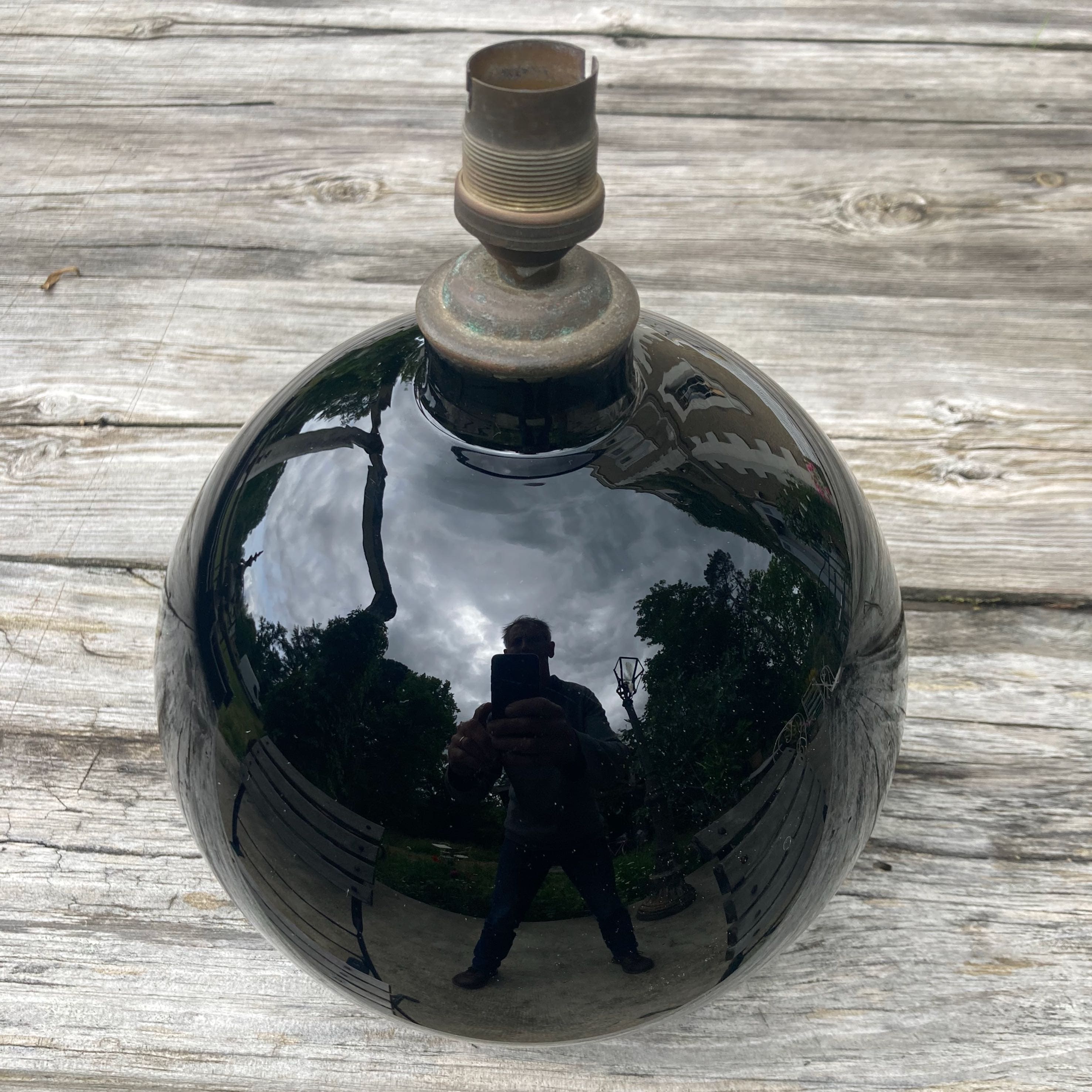 Lampe en opaline noire dans le goût de Jacques Adnet