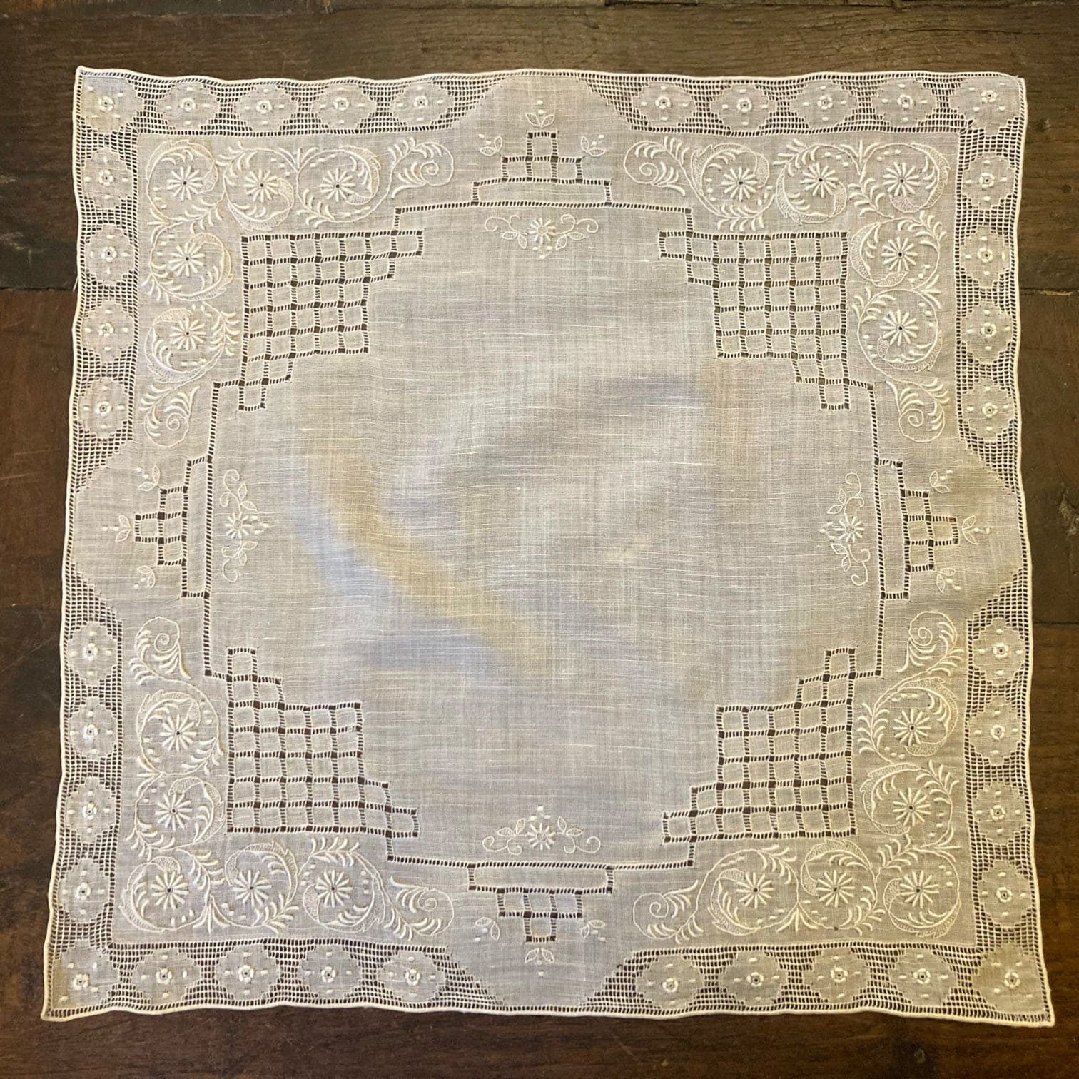 mouchoir ancien broderie 