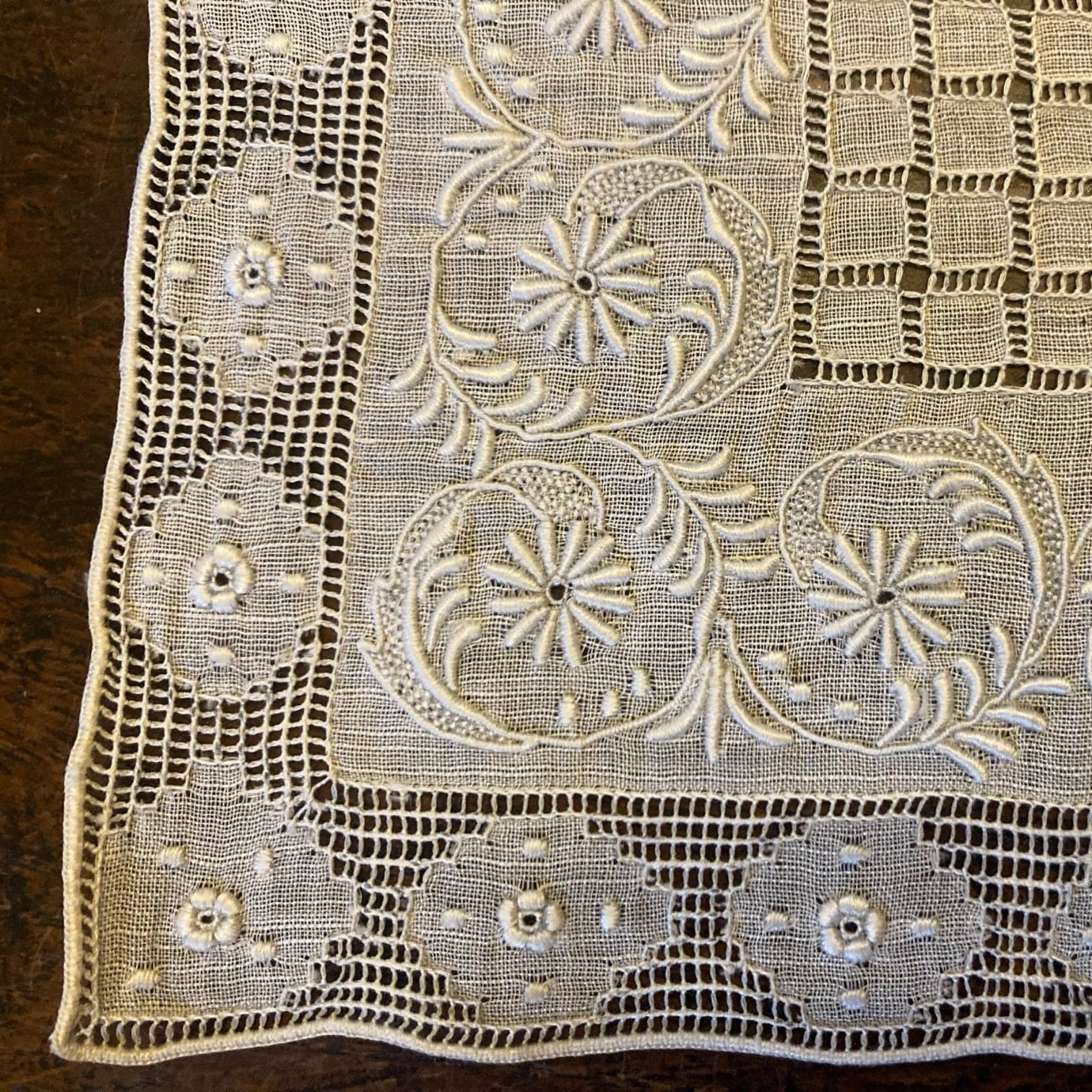 mouchoir ancien broderie 
