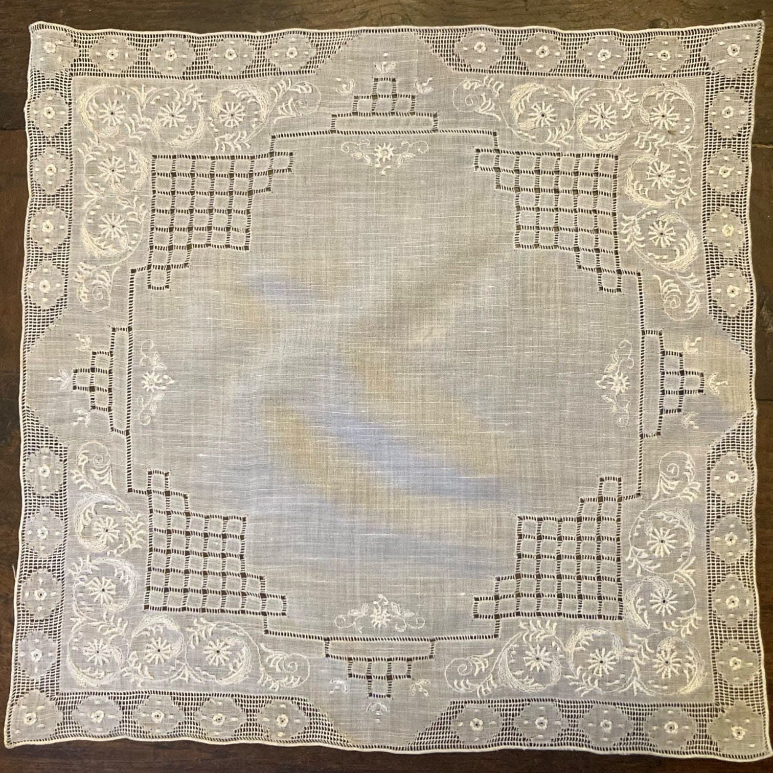 mouchoir ancien broderie 