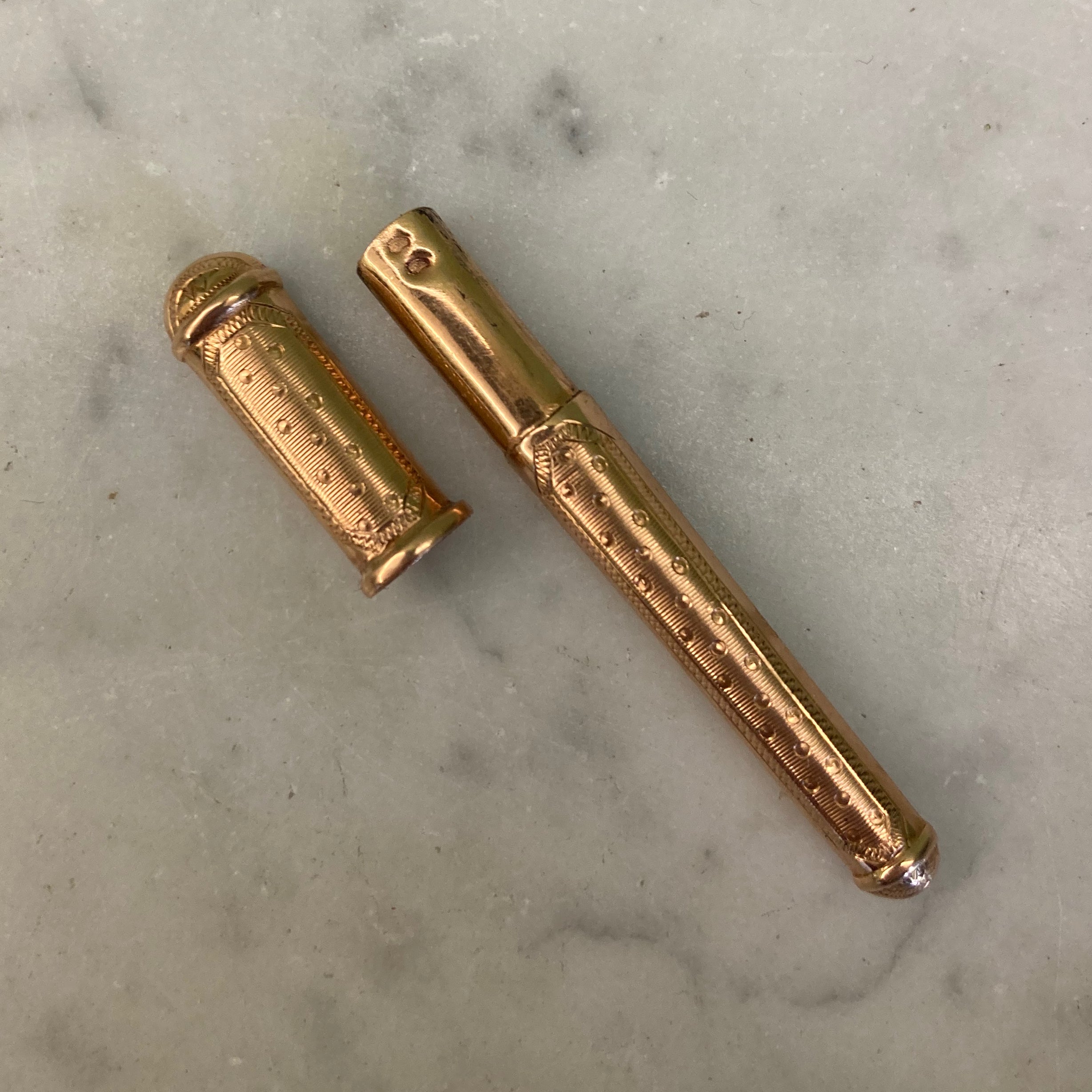 Ancien nécessaire à couture en os avec et or  époque 19ème.