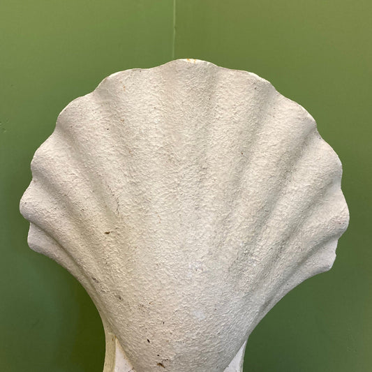 ancienne paire d' appliques murales d' angle  de forme coquille en plâtre.