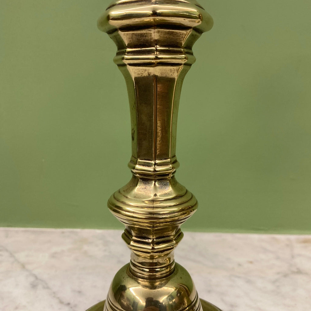 Paire de bougeoirs en bronze 18ème siècle.