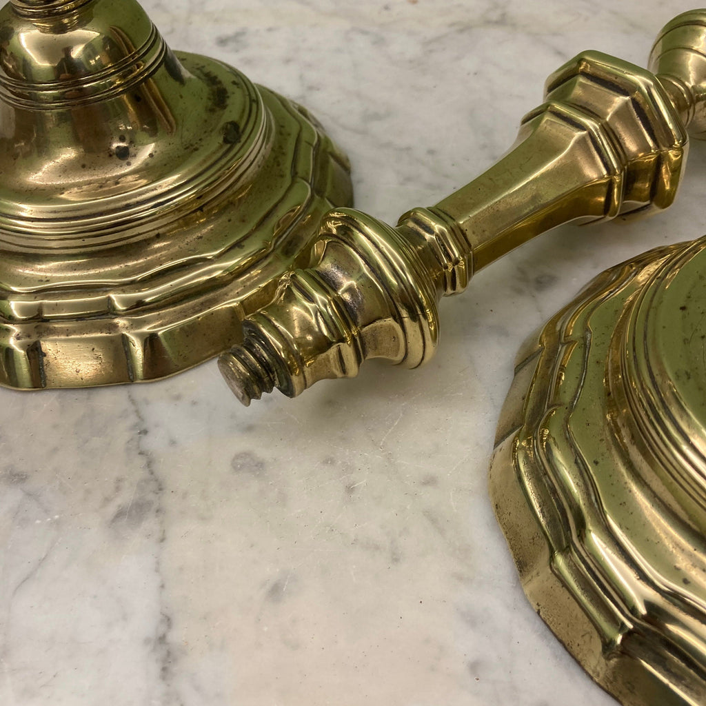 Paire de bougeoirs en bronze 18ème siècle.