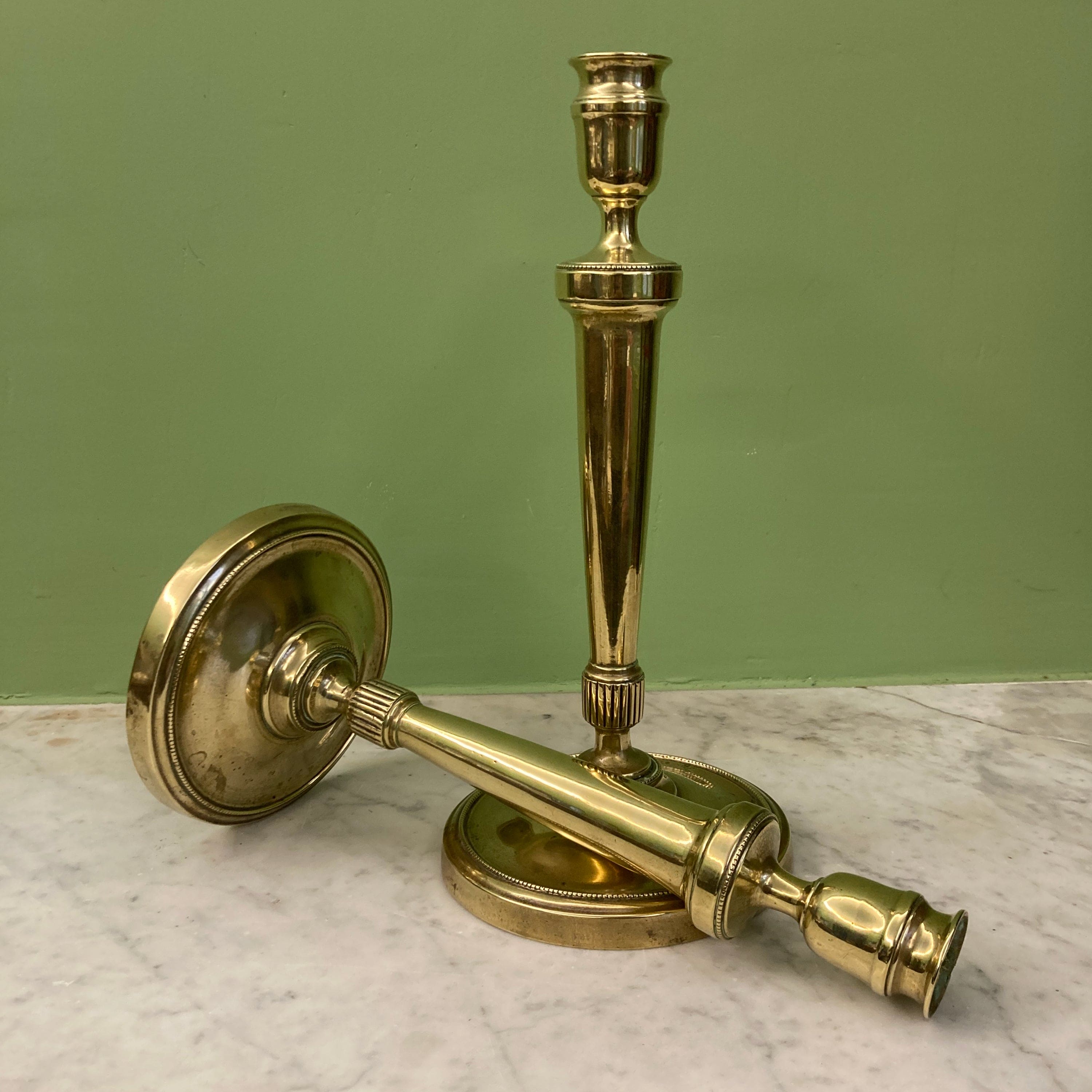 Paire de bougeoirs Empire en bronze 