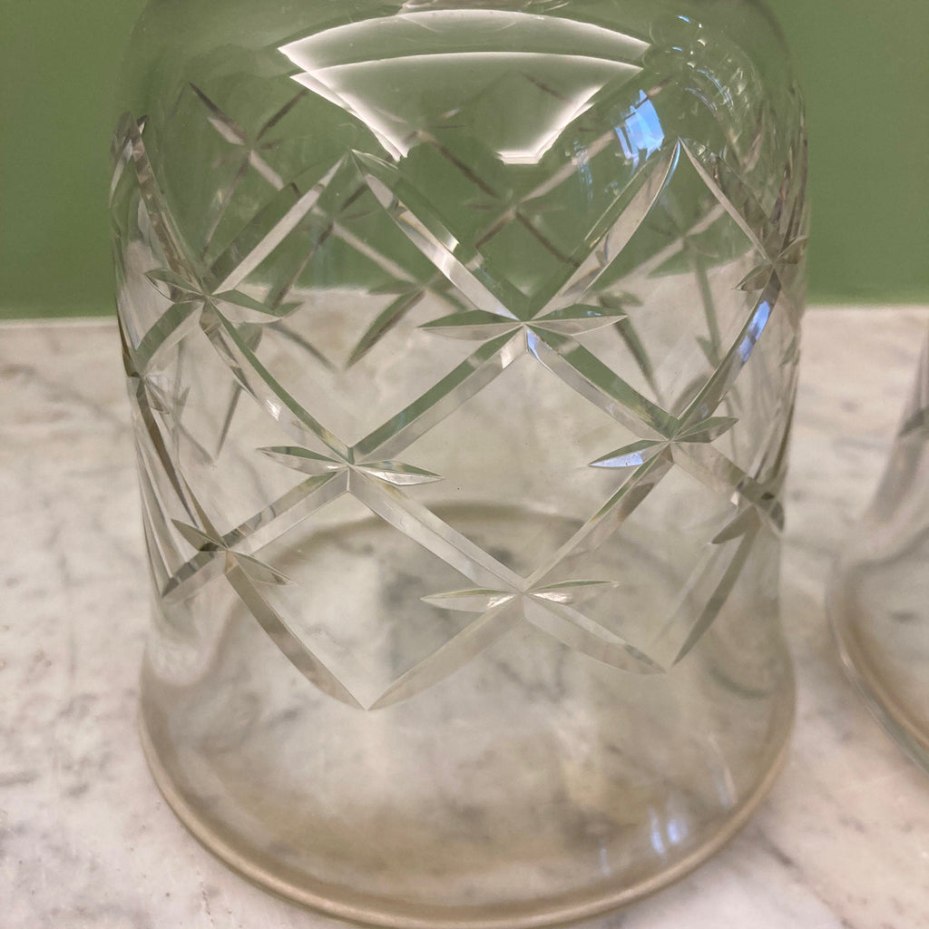 Paire de carafes en cristal taillé de Baccarat