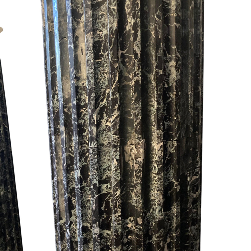 黒と緑の大理石調の柱2本セット | スカリオラ 19世紀