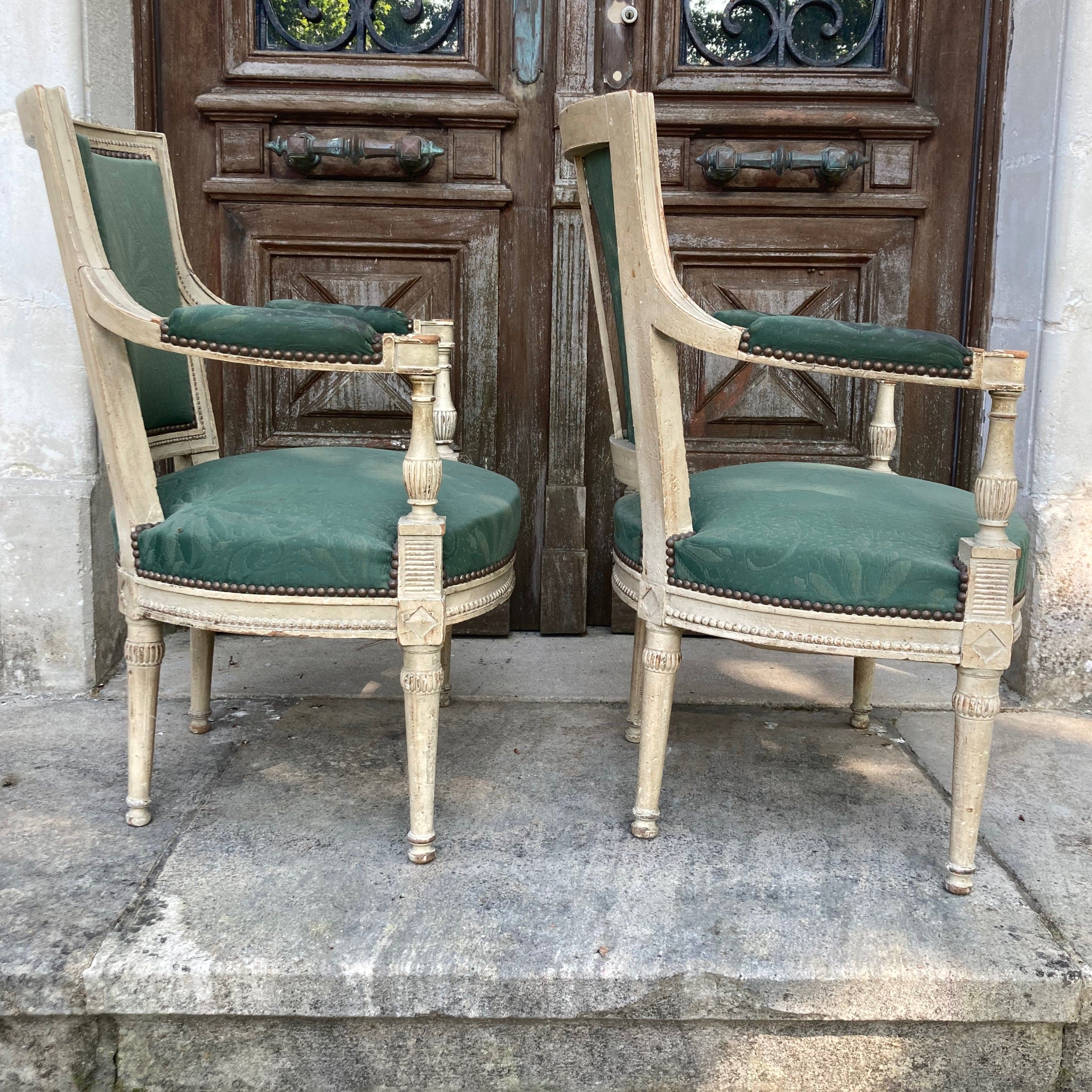 Paire de fauteuils en bois laqué d' époque Directoire