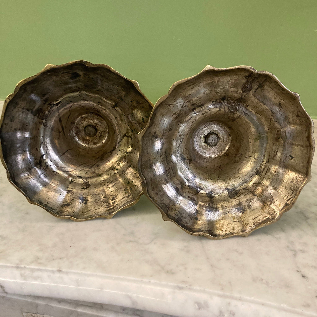 Paire de flambeaux en bronze argenté du 18ème siècle.