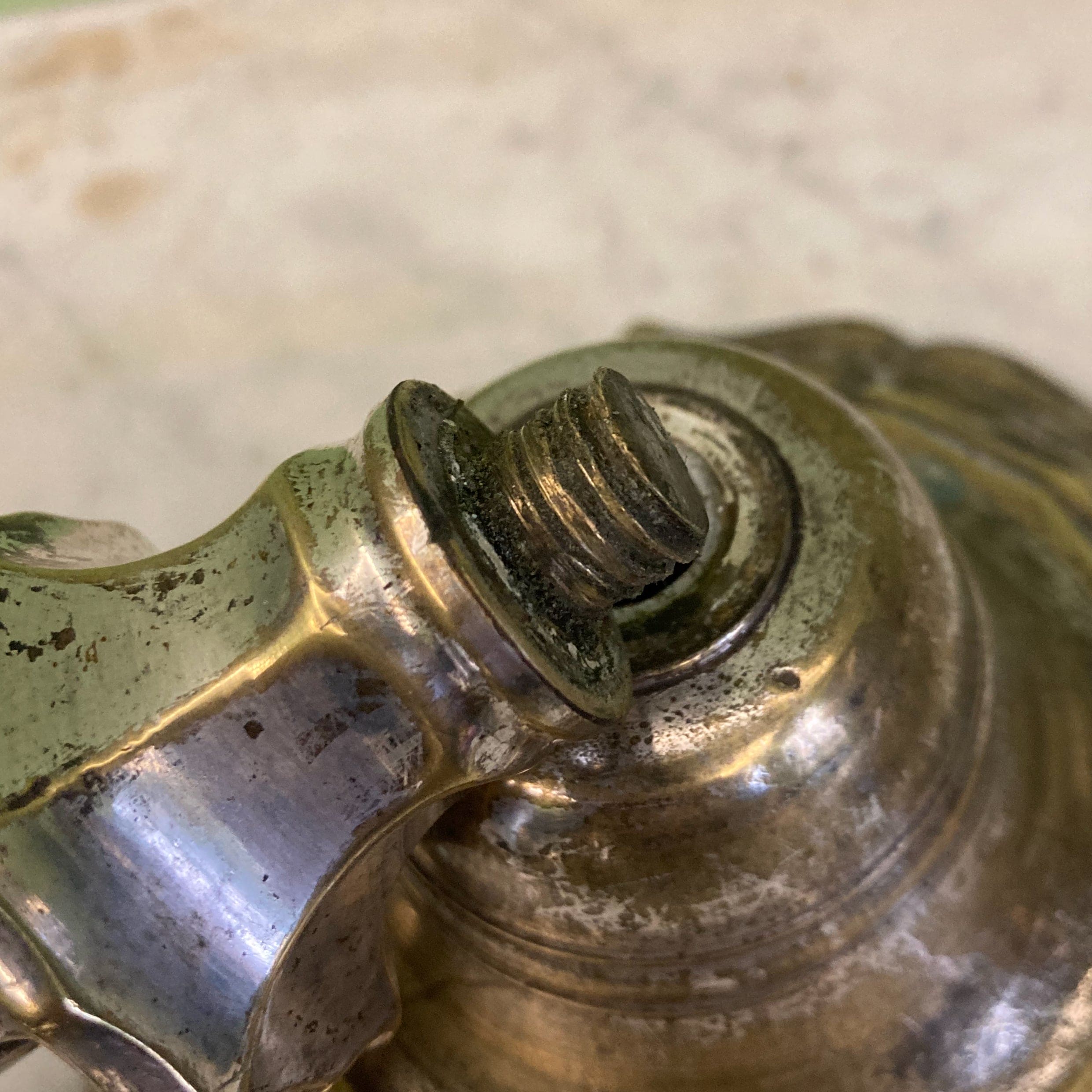 Paire de flambeaux en bronze argenté du 18ème siècle.