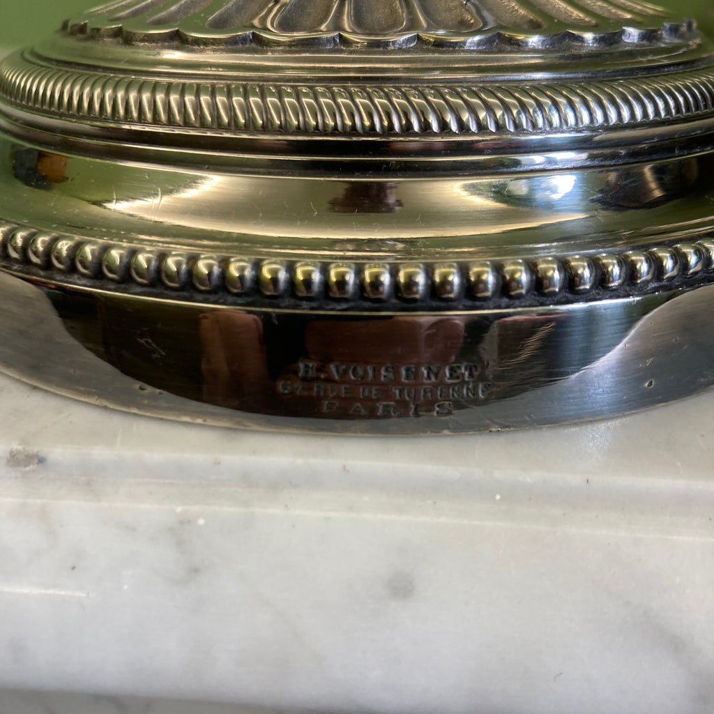 Paire de bougeoirs en bronze argenté signé Voisenet