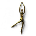 Pendentif Charles Jourdan Les Acrobates en plaqué or design Julian Snelling bijoux vintage 1980