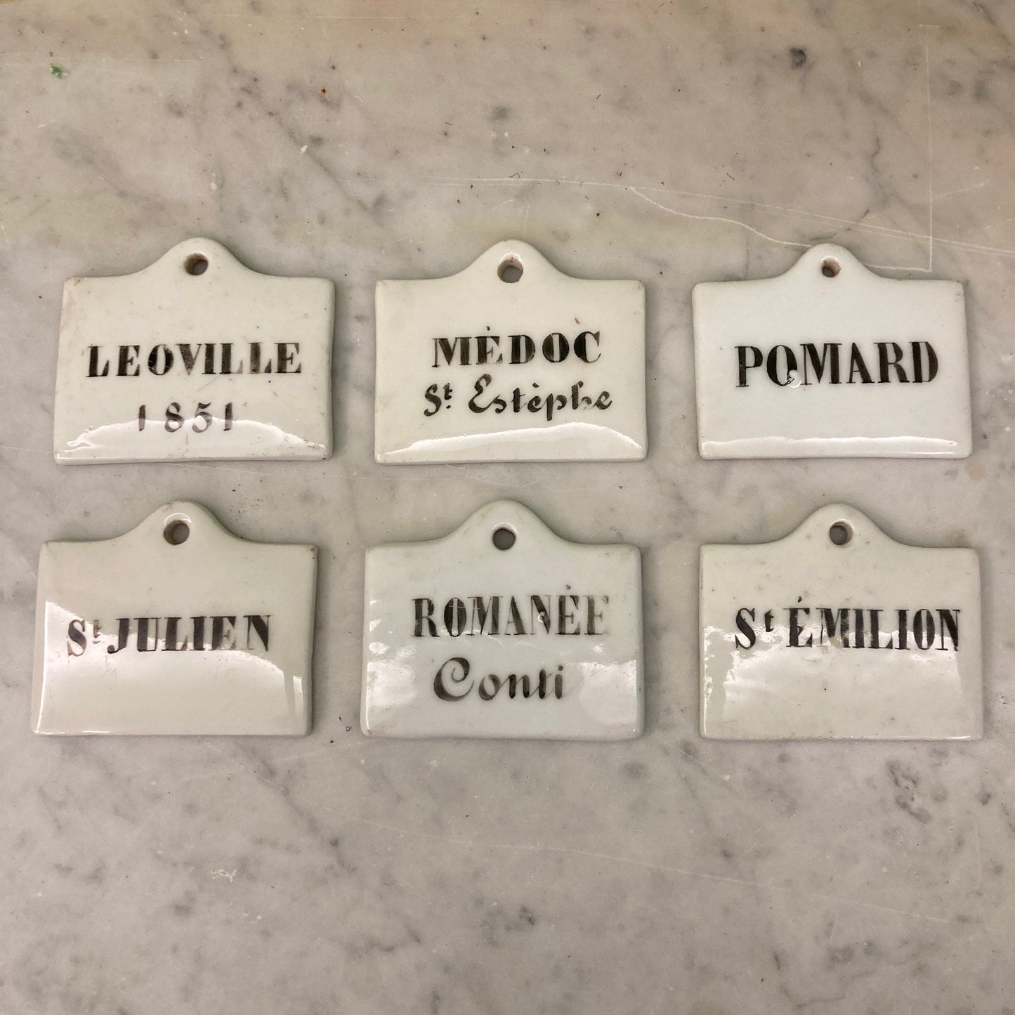 6 plaques pour cave à vins en porcelaine  du 19ème siècle