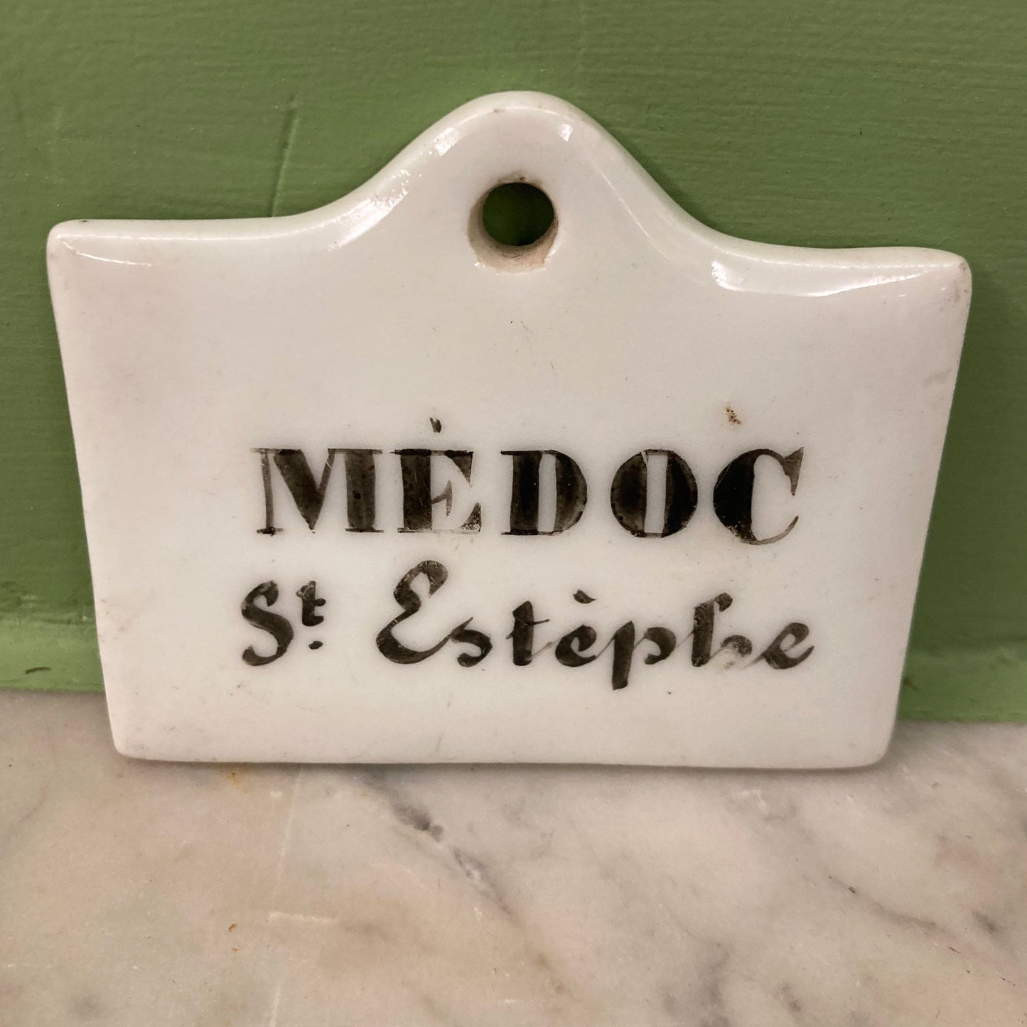 Médoc Saint-estèphe: étiquette pour cave à vin en  porcelaine  du 19ème siècle