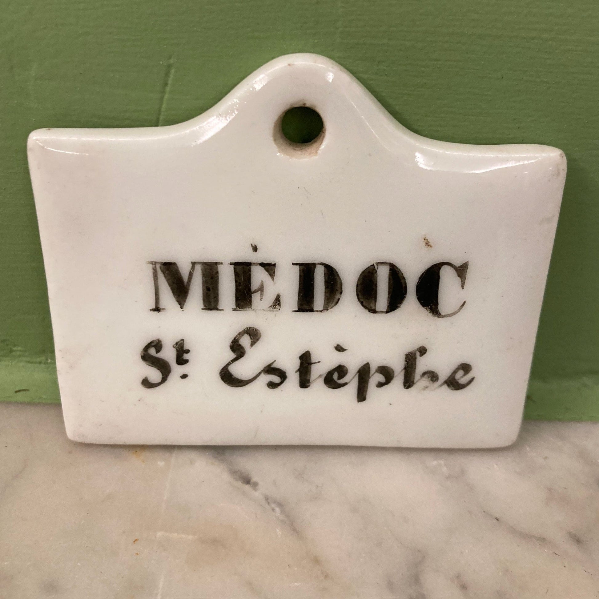 Médoc Saint-estèphe: étiquette pour cave à vin en  porcelaine  du 19ème siècle