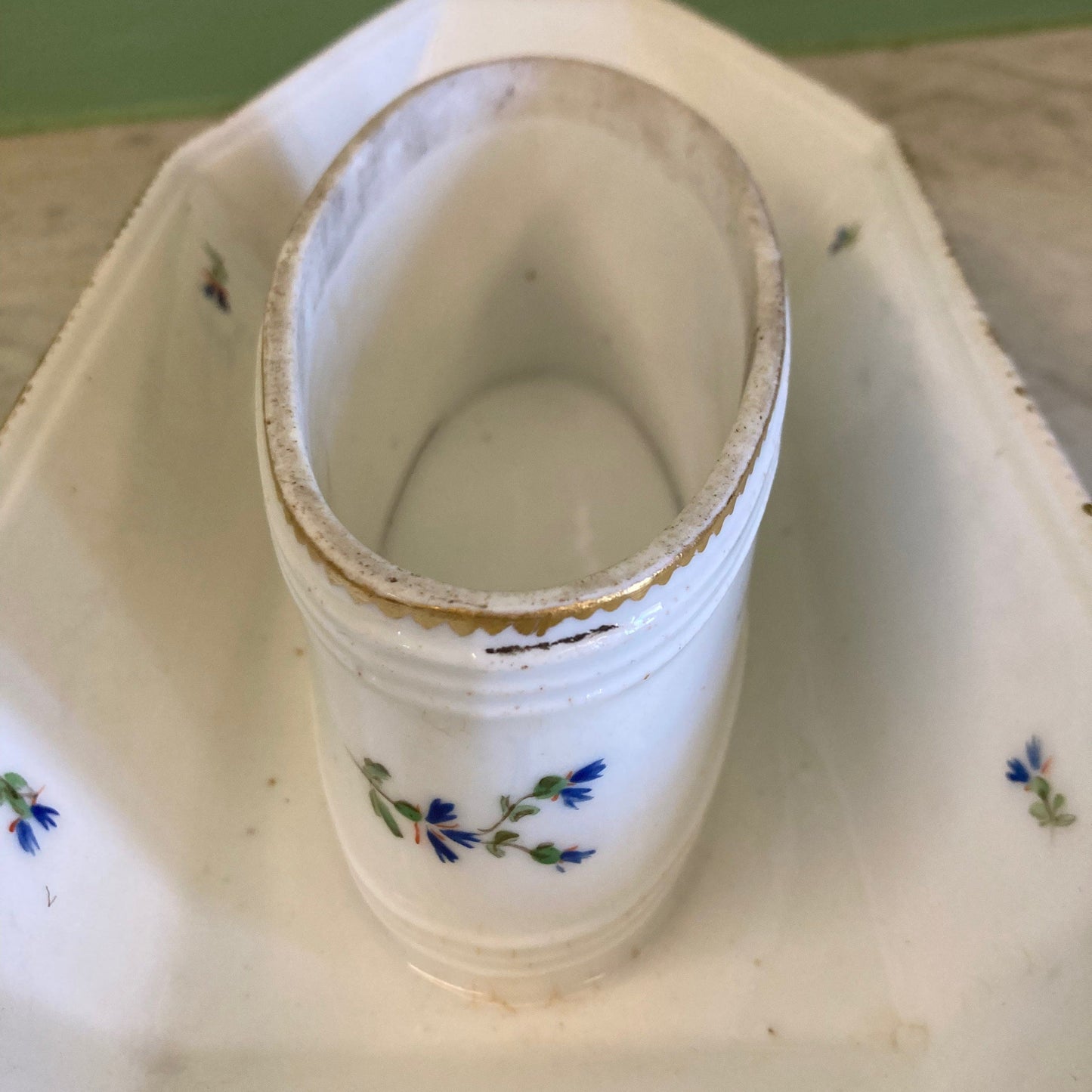 Beurrier en porcelaine de Bordeaux 18ème. Verneuilh