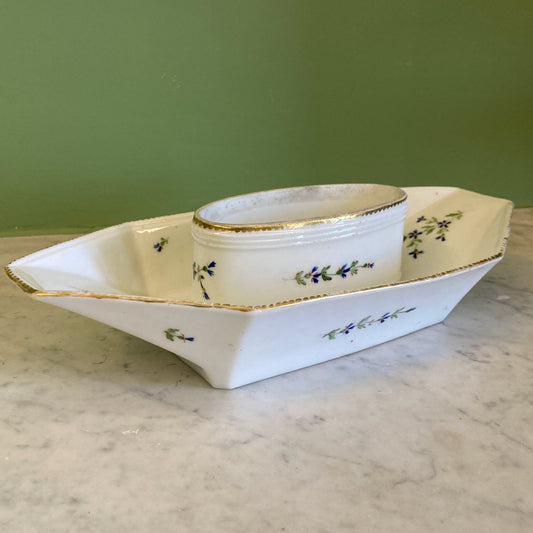 Beurrier en porcelaine de Bordeaux 18ème. Verneuilh