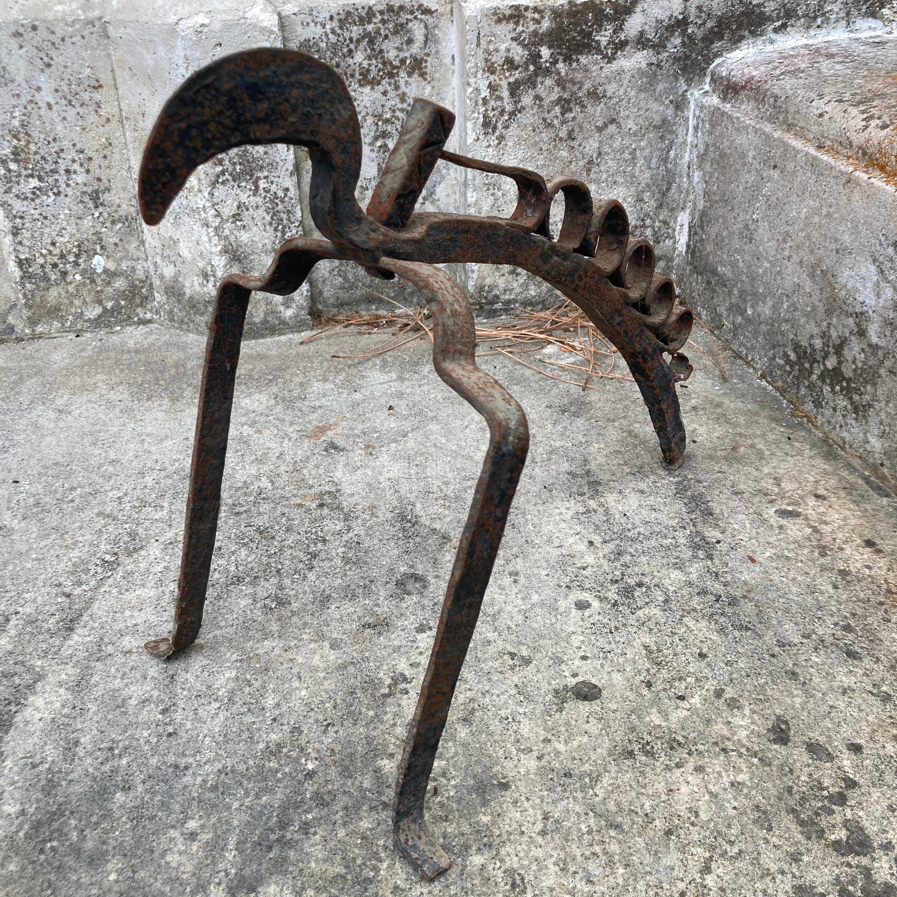 Porte-selle et harnais vintage anglaise en fer saddle rack Porte-selle et harnais vintage anglaise en fer saddle rack
