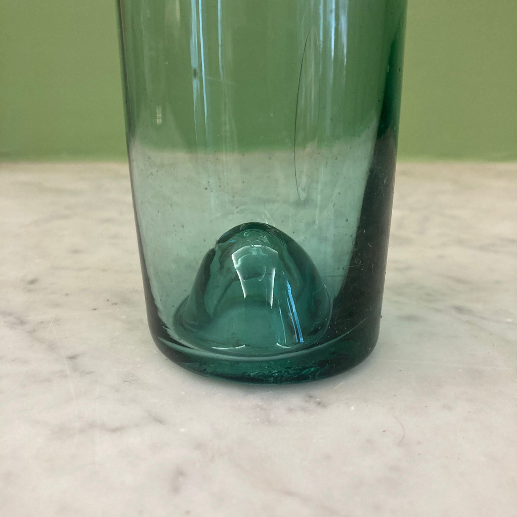 Ancien pot  à conserves fin XVIIIème en verre soufflé de forme conique.