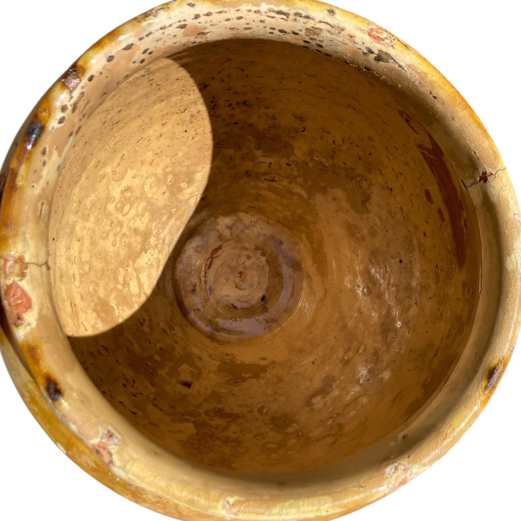 Pot jaune en terre cuite émaillée