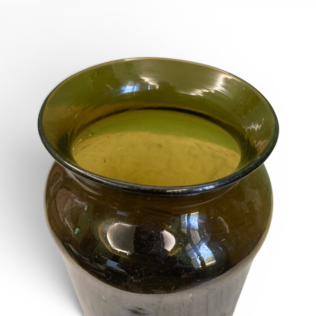 Ancien pot à cornichon en verre soufflé.