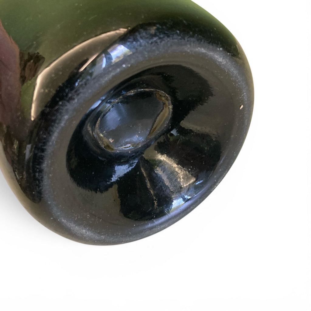 Ancien pot à cornichon en verre soufflé.