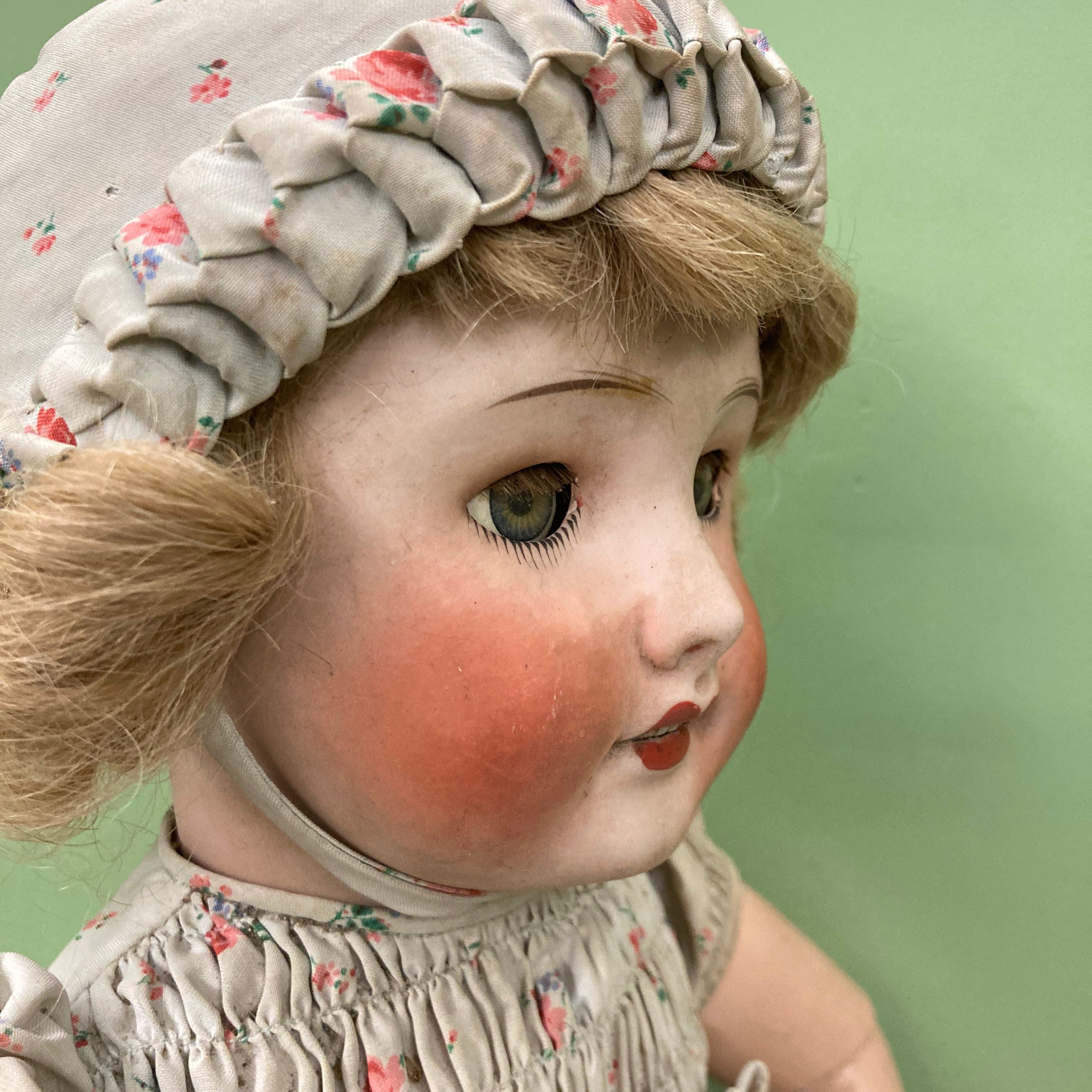 Poupée ancienne tête porcelaine marque Unis France