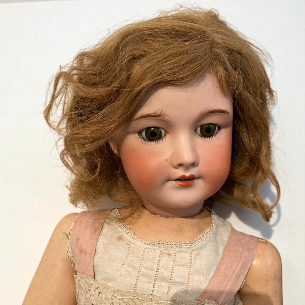 Poupée porcelaine Unis France 301 71 149 taille 11