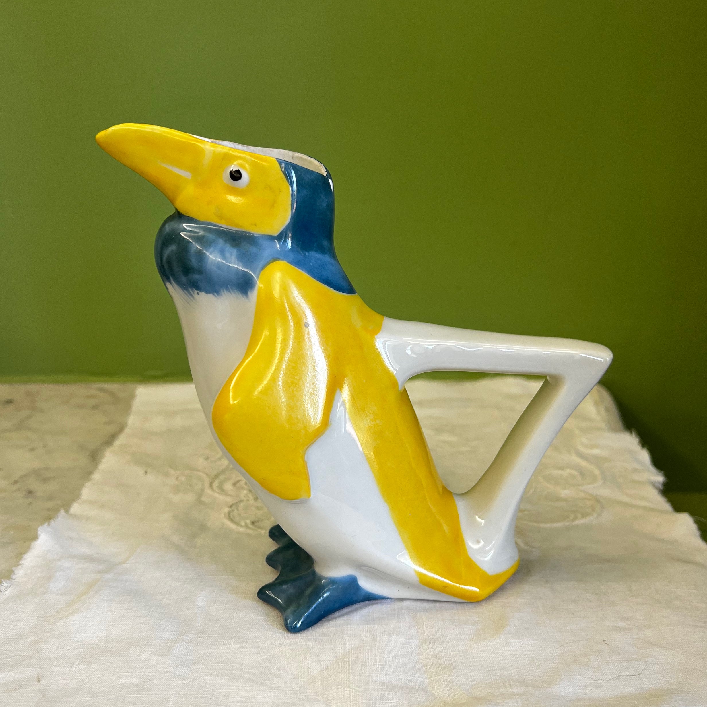 Ancien pichet en porcelaine en forme de pingouin par Sandoz.
