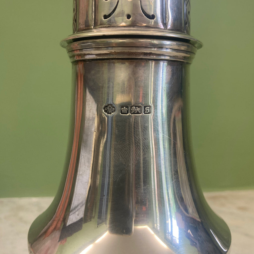 Saupoudreuse en argent massif Anglais Sheffield