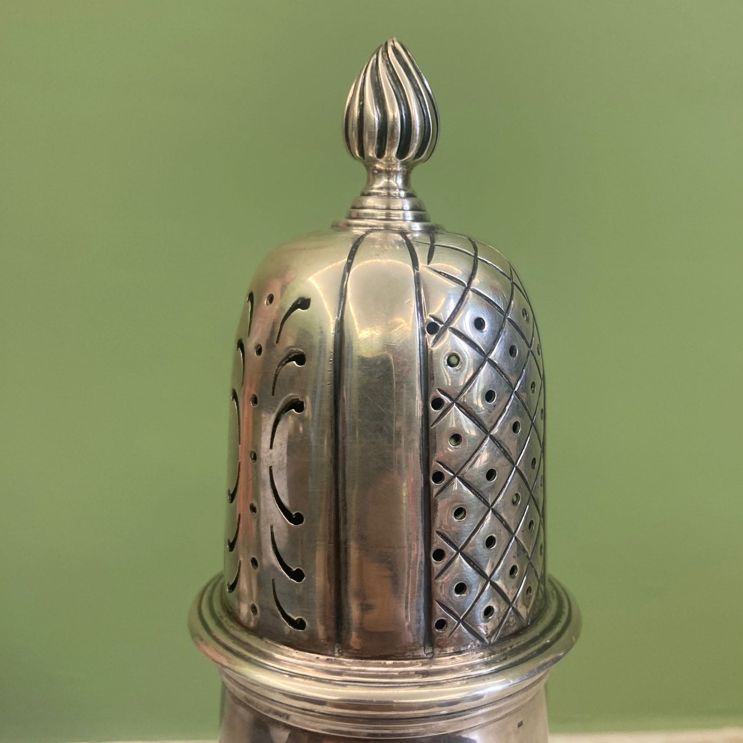 Saupoudreuse en argent massif Anglais Sheffield