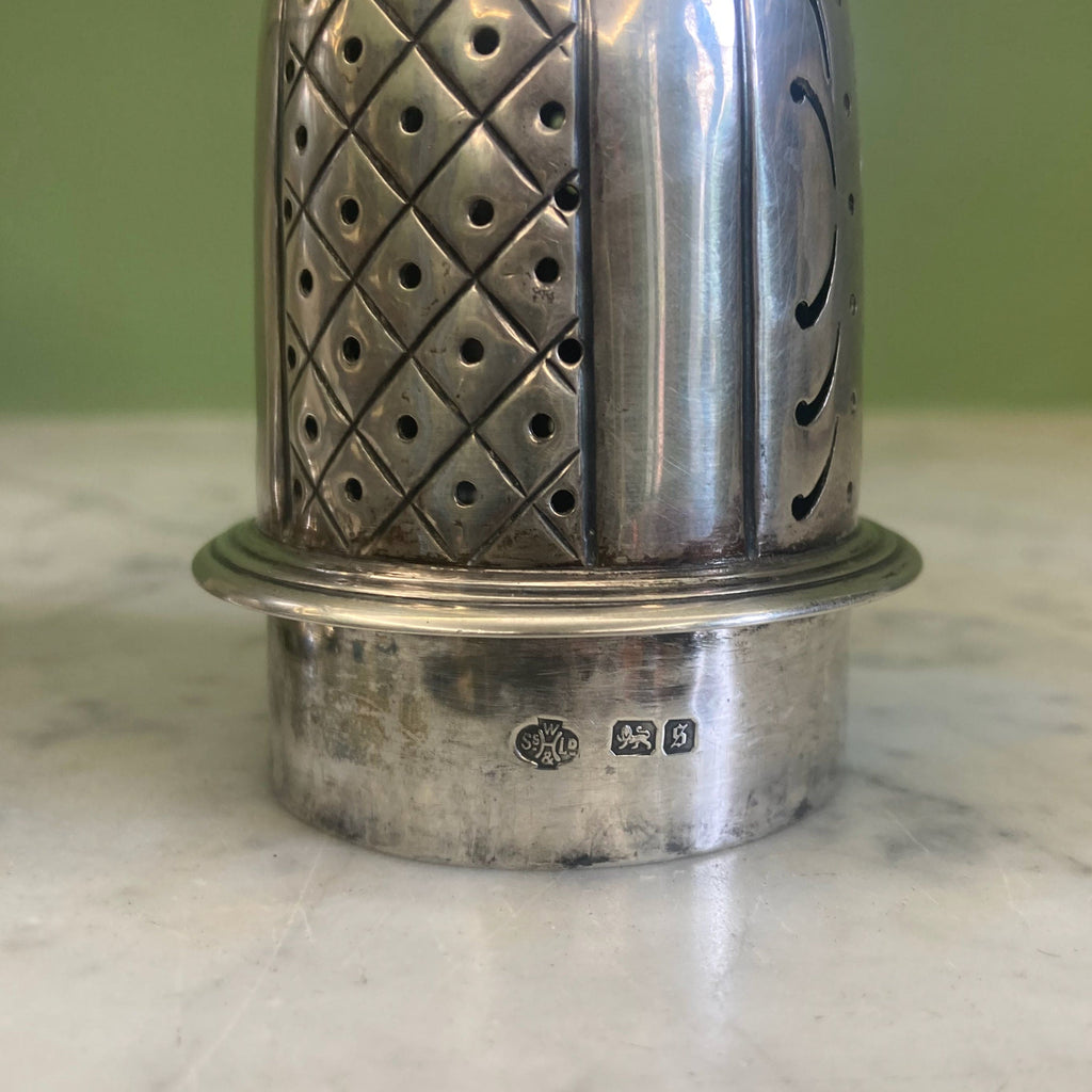 Saupoudreuse en argent massif Anglais Sheffield