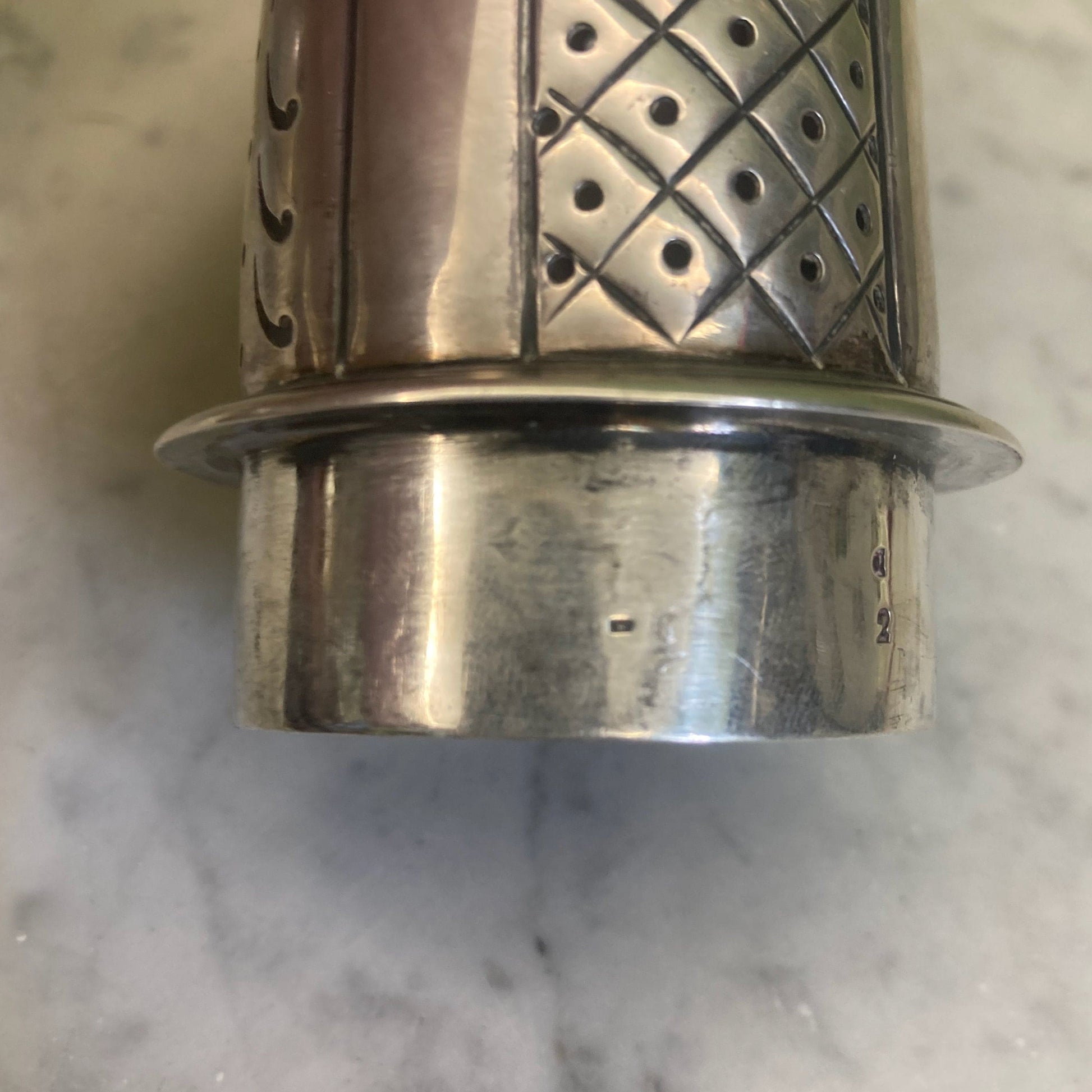 Saupoudreuse en argent massif Anglais Sheffield