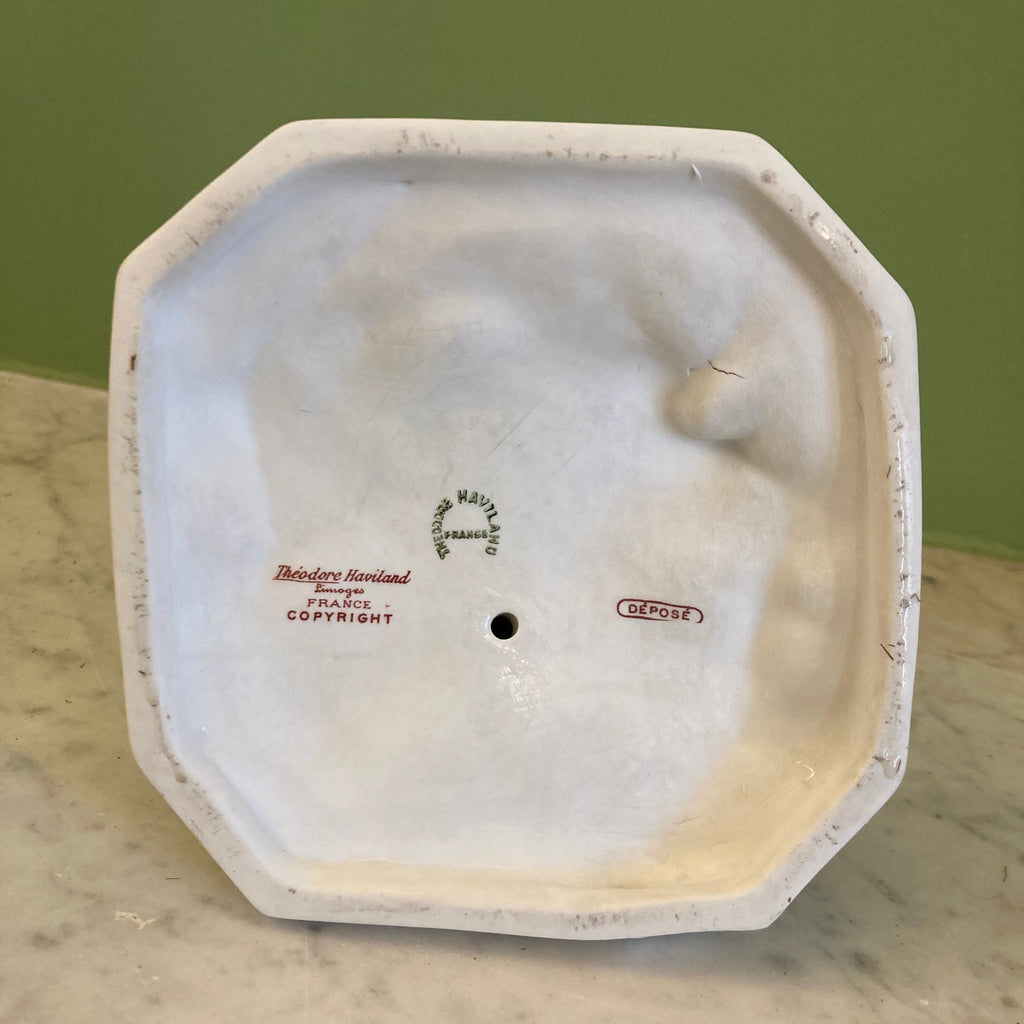 Ancienne statuette en biscuit par Théodore Haviland d' après L. Savine, représentant une Femme Berbère.