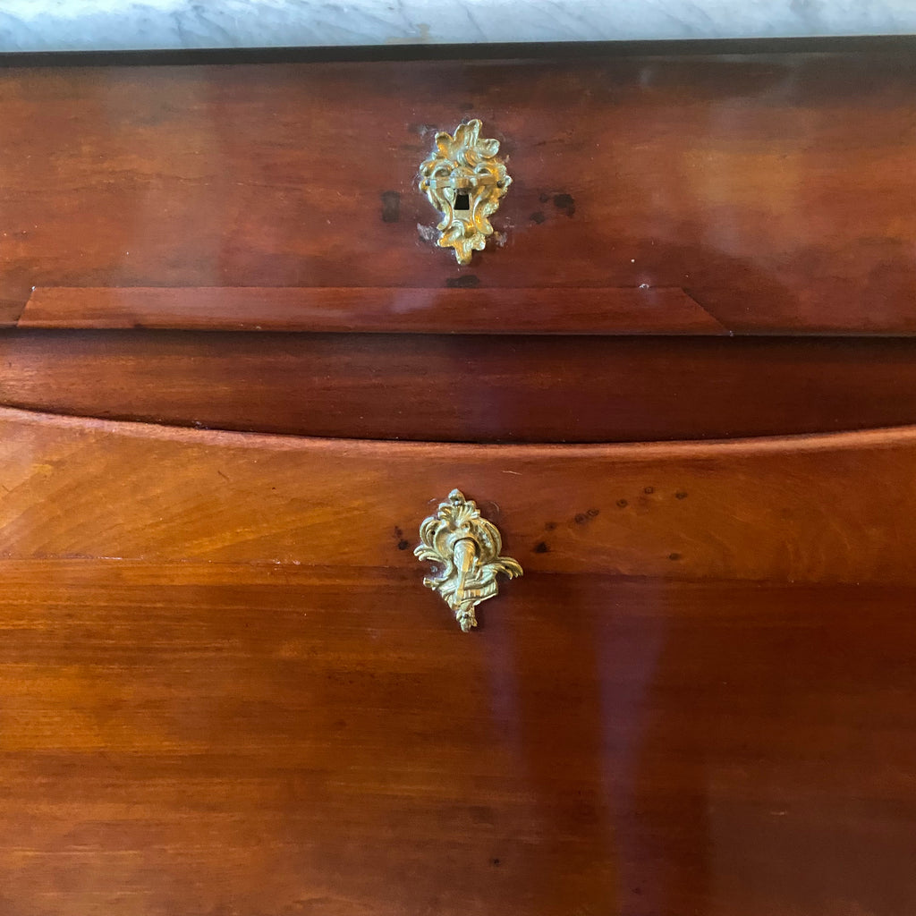 Secrétaire en acajou d' époque Transition 18ème.