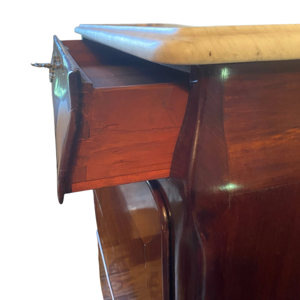 Secrétaire en acajou d' époque Transition 18ème.