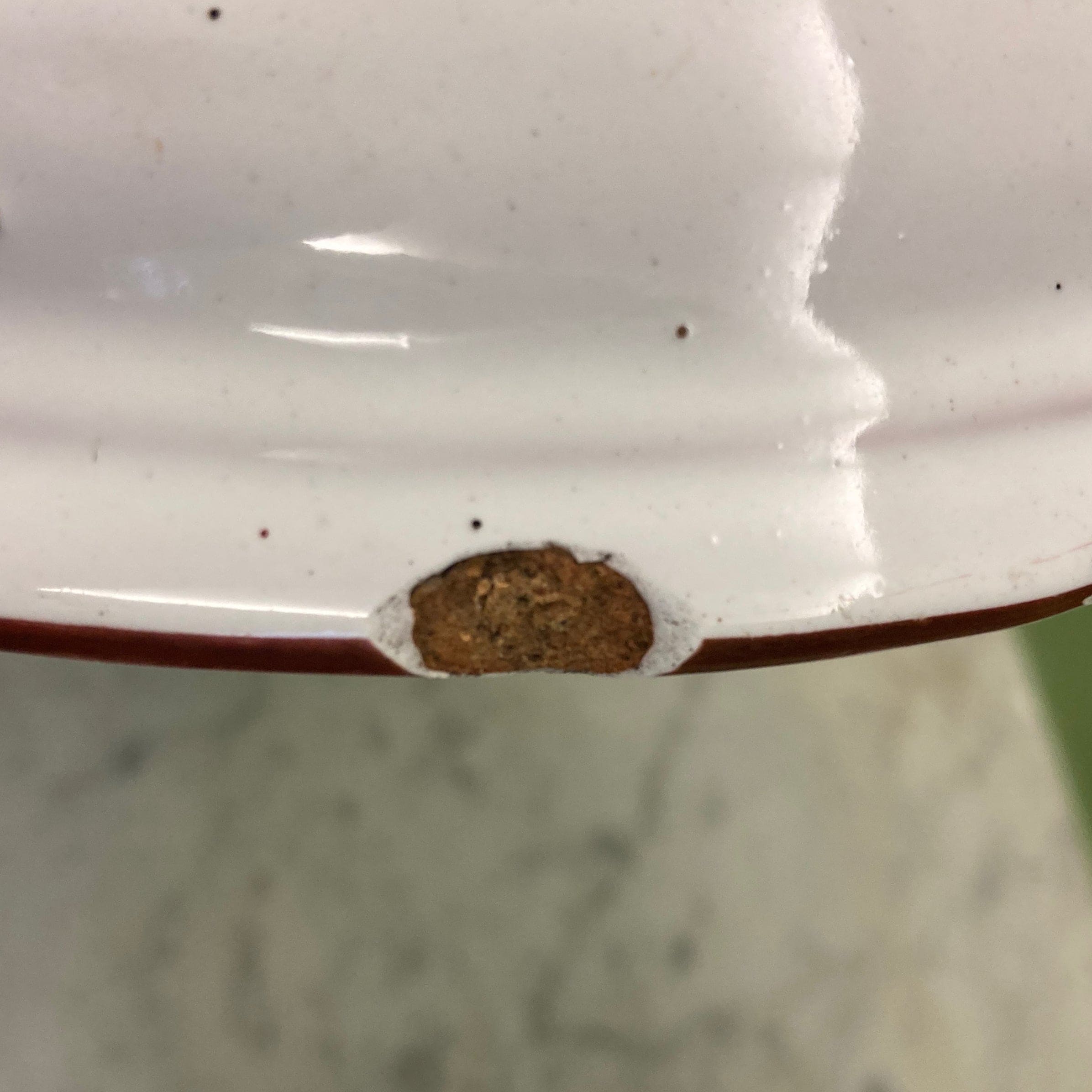 Soupière en faïence à décor de fleurs